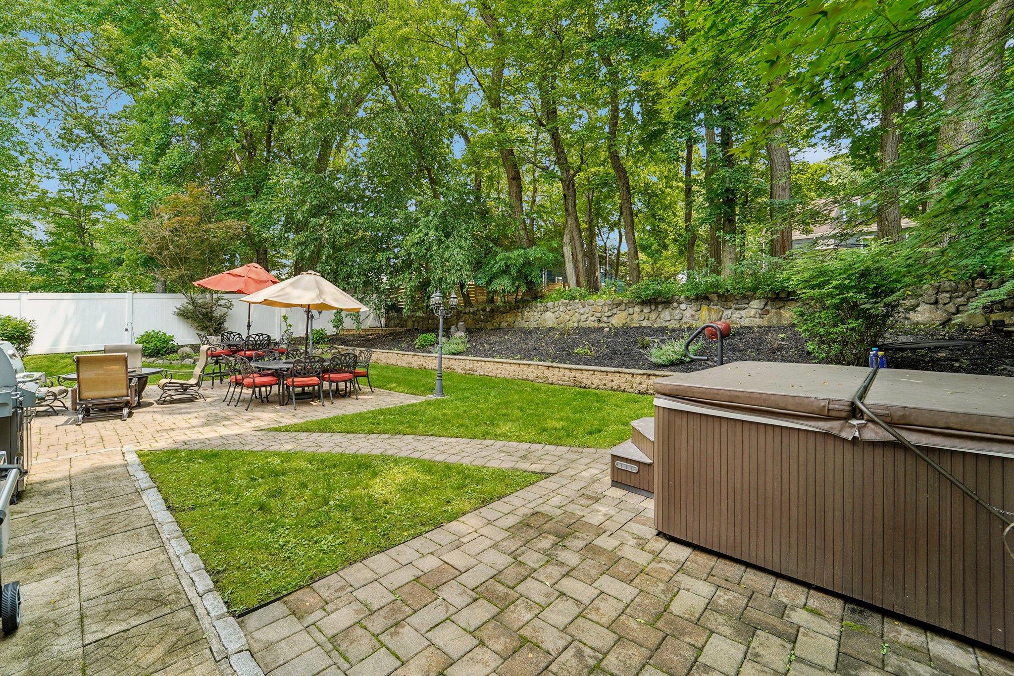 10 Willow Drive