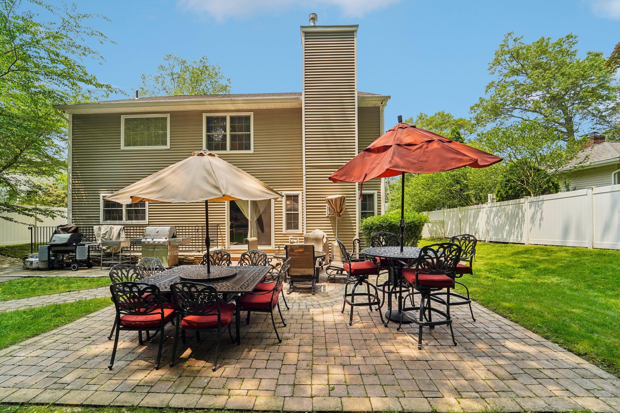 10 Willow Drive