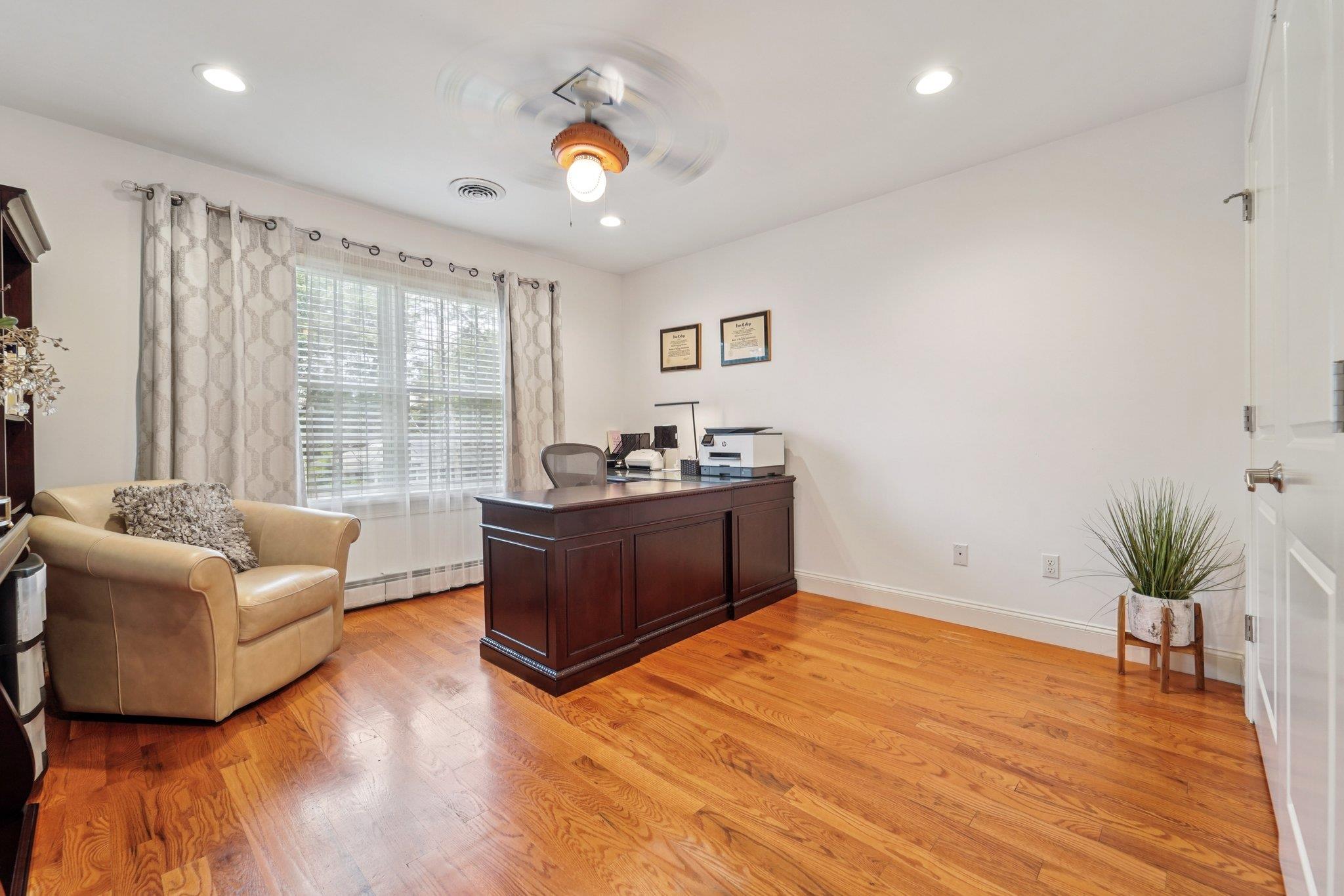 10 Willow Drive