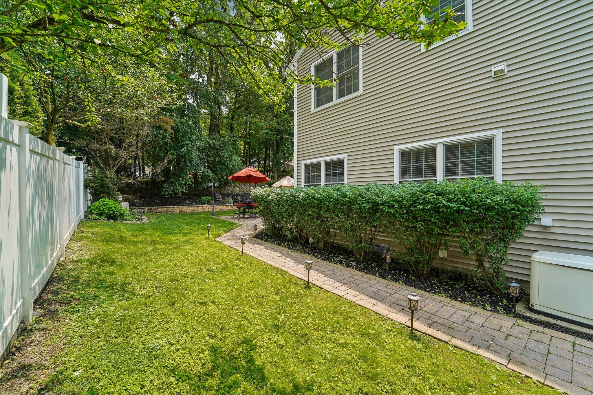 10 Willow Drive