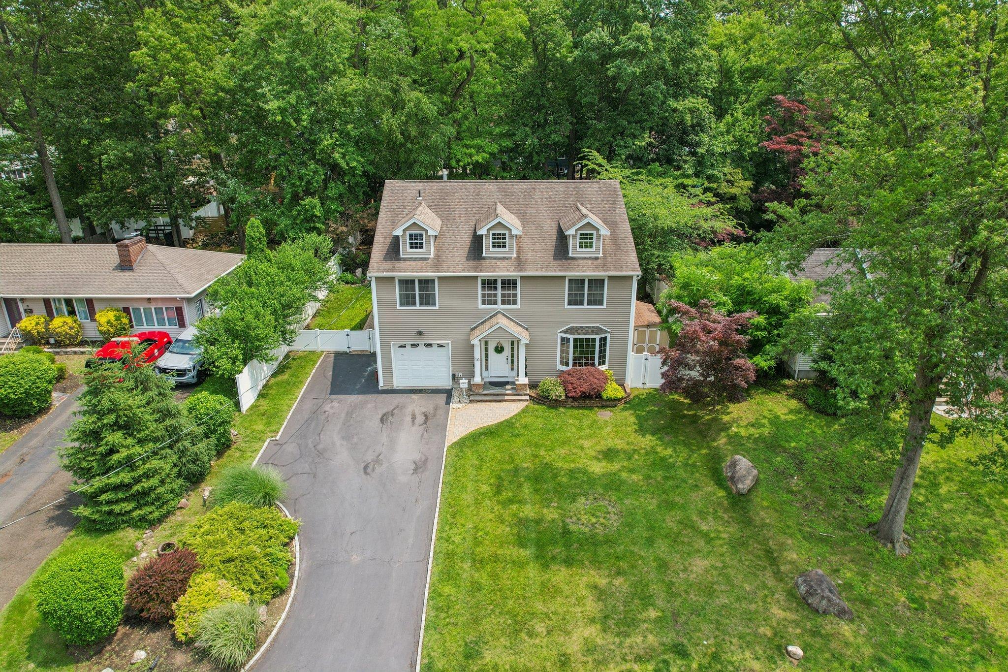 10 Willow Drive