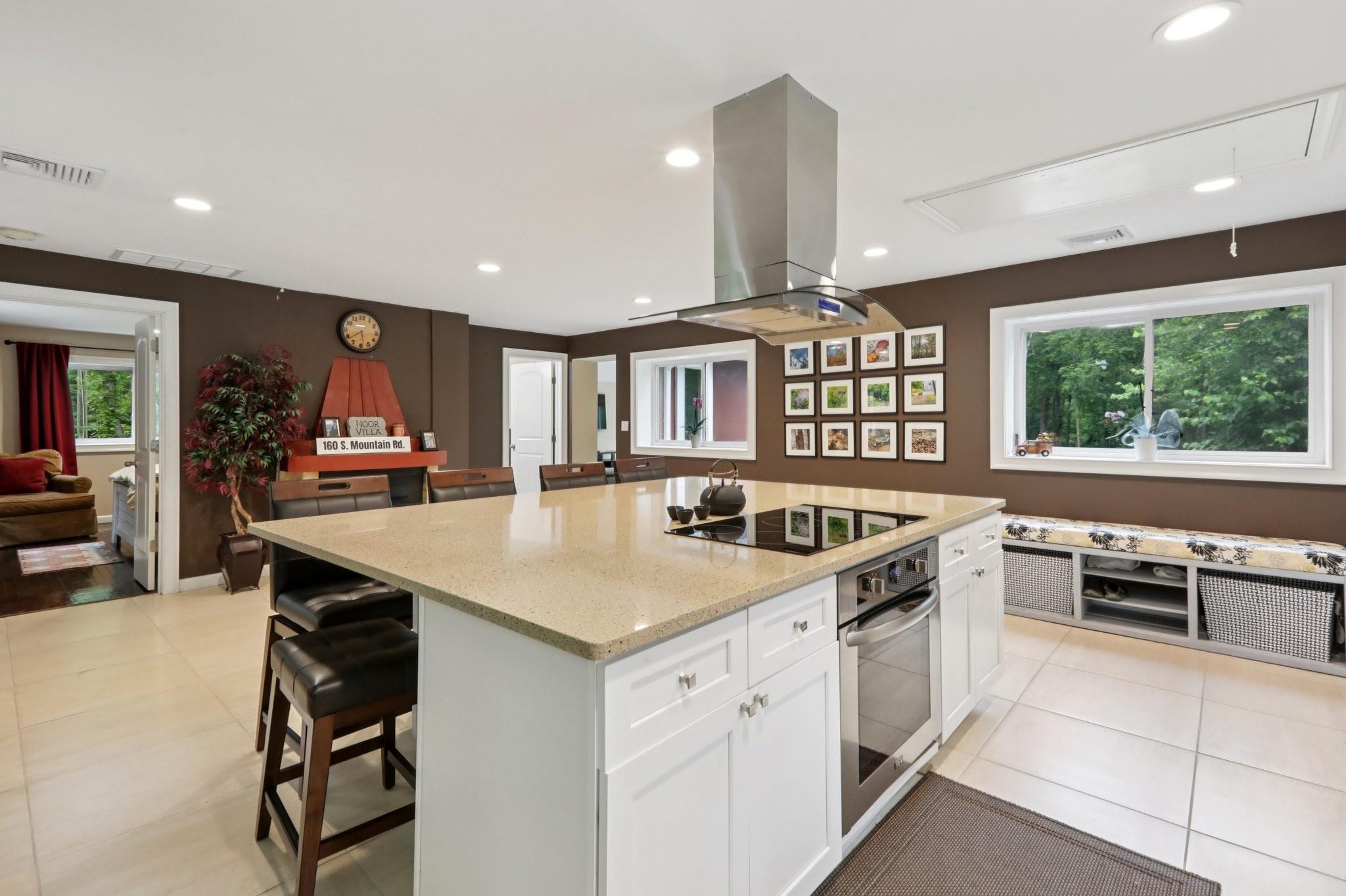 160 S Mountain Road