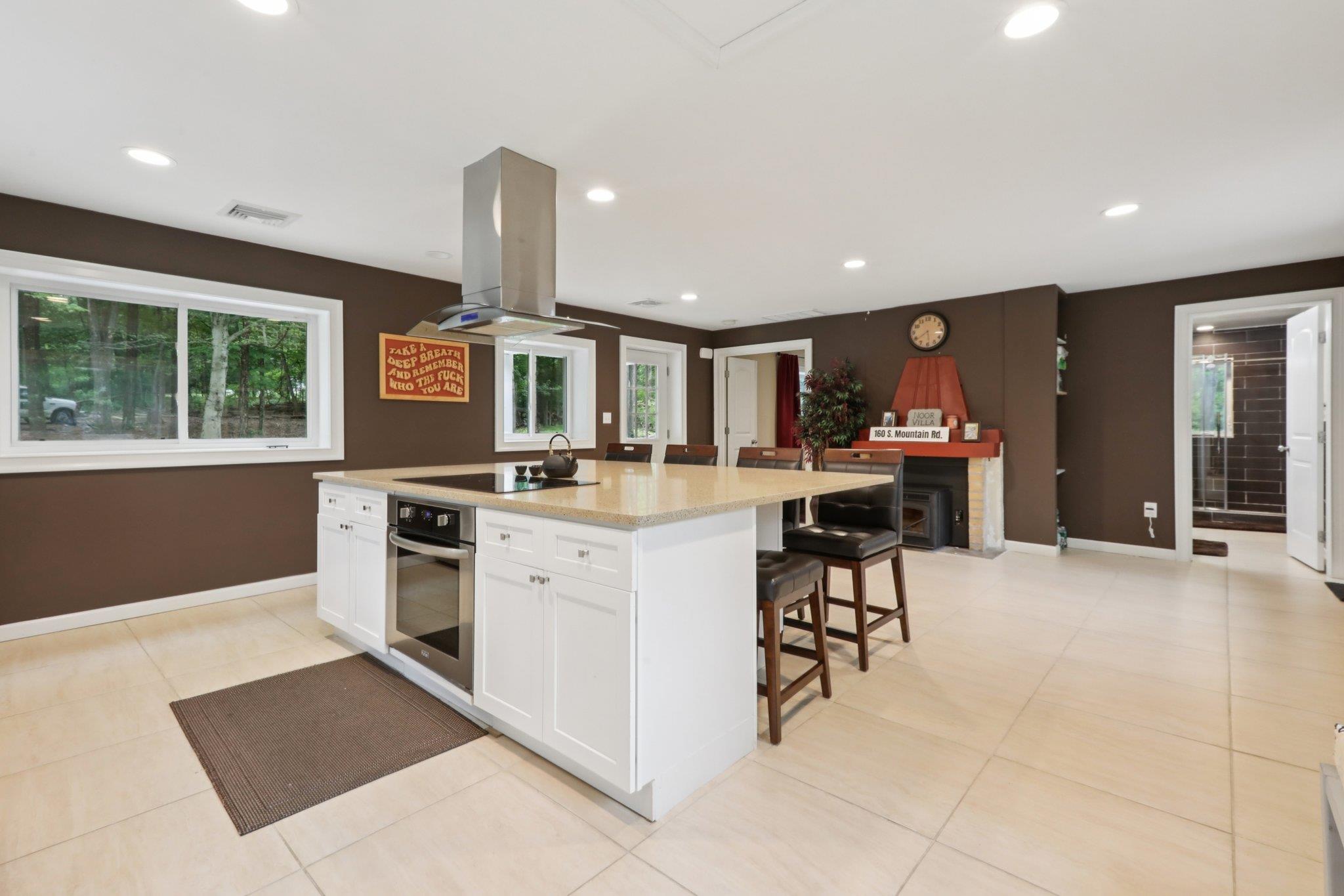 160 S Mountain Road
