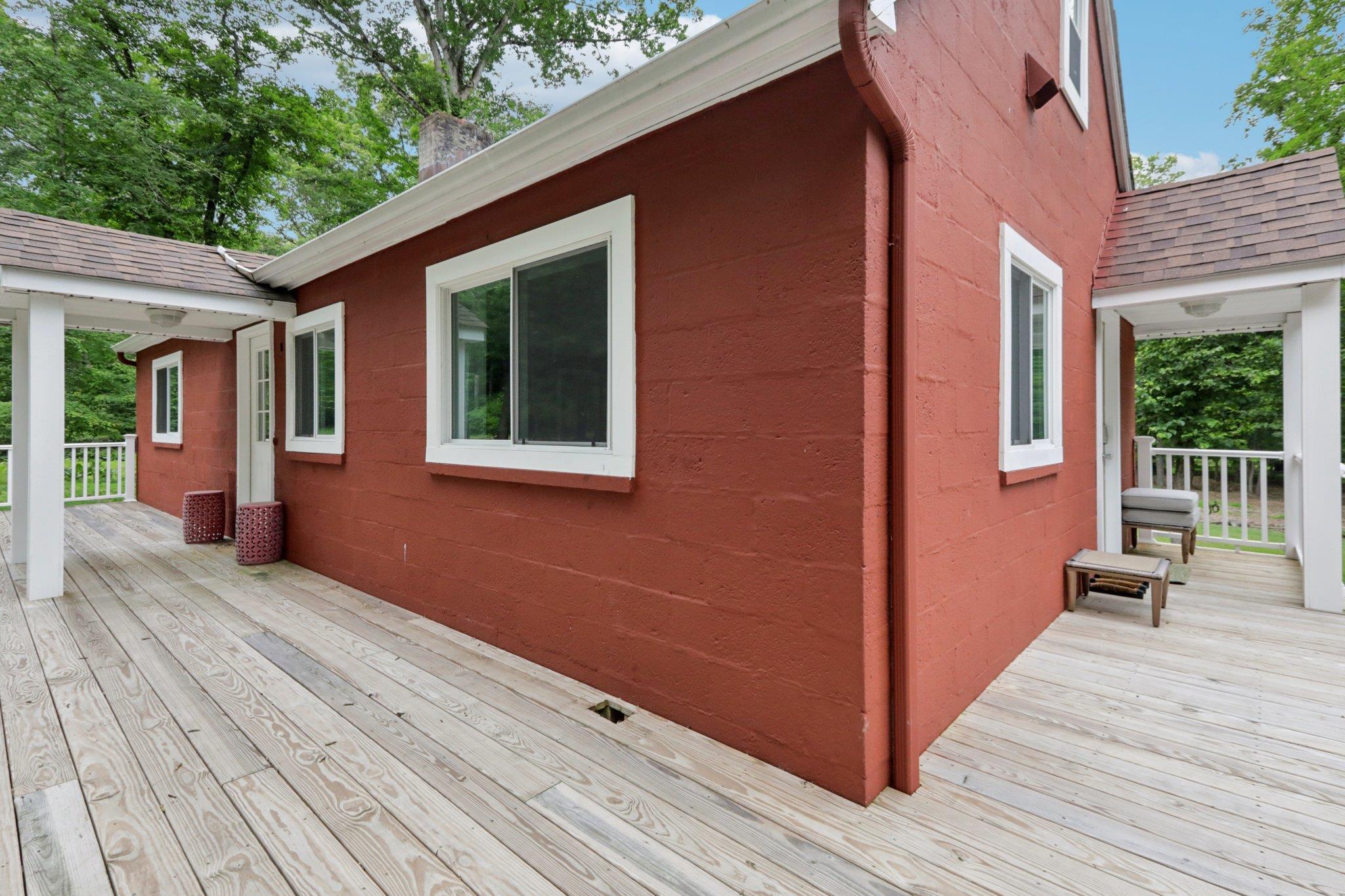 160 S Mountain Road