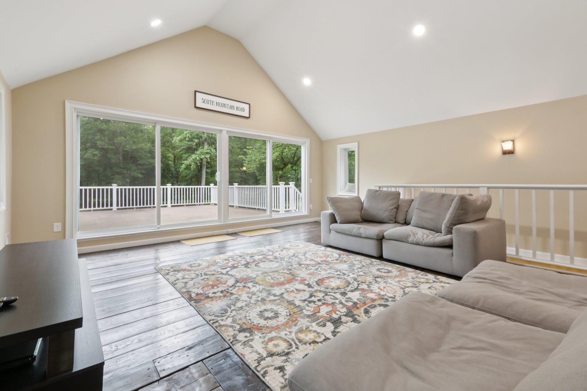 160 S Mountain Road