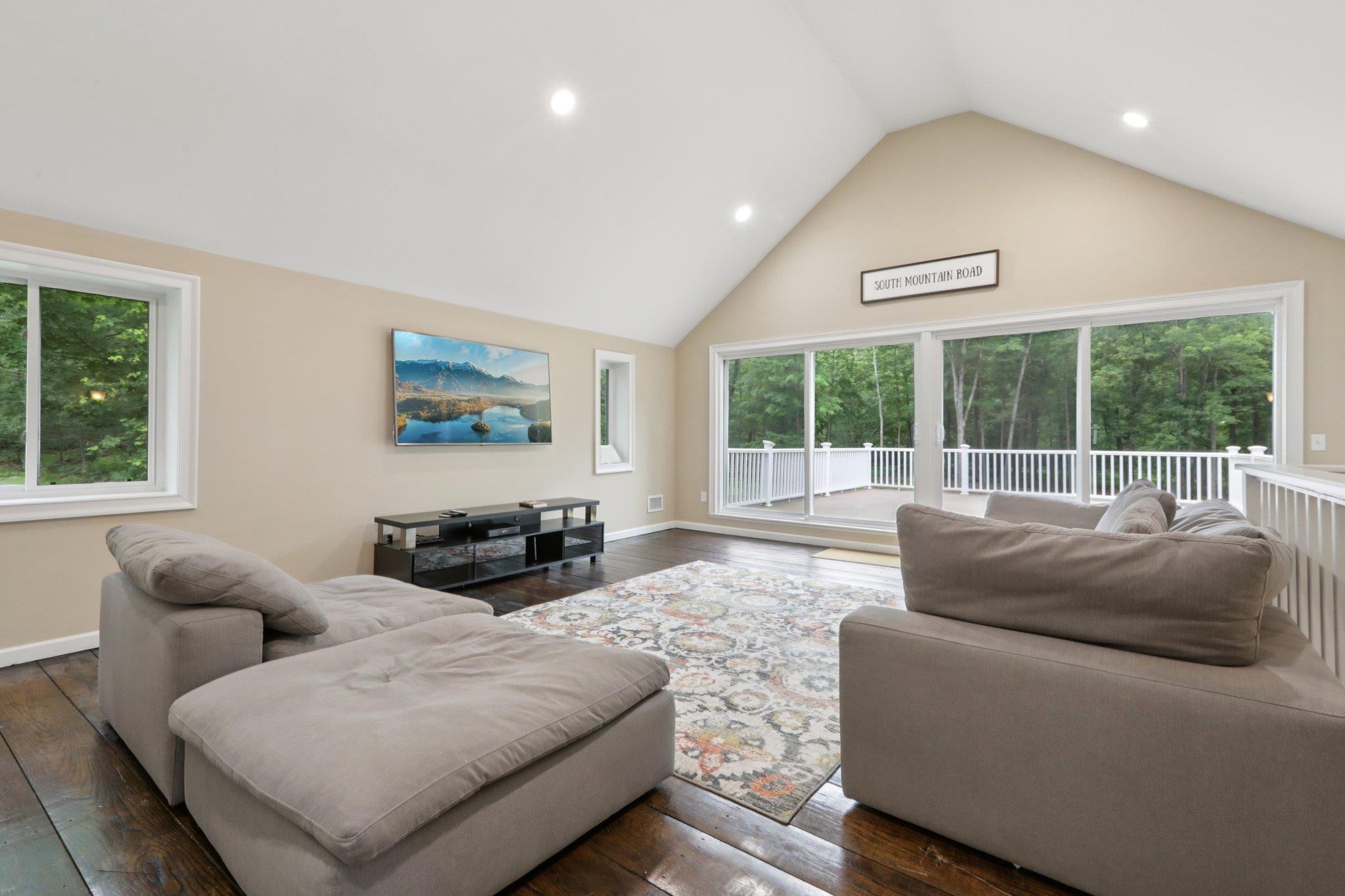 160 S Mountain Road