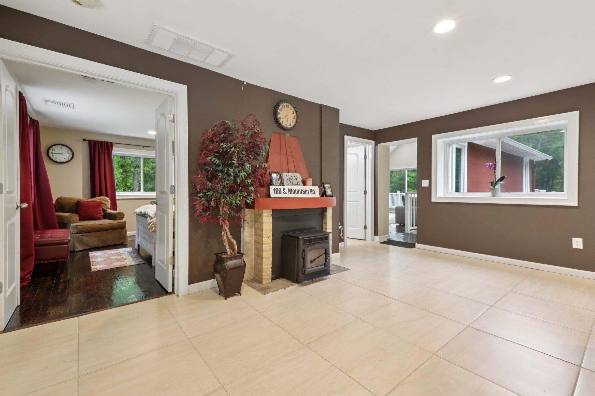 160 S Mountain Road