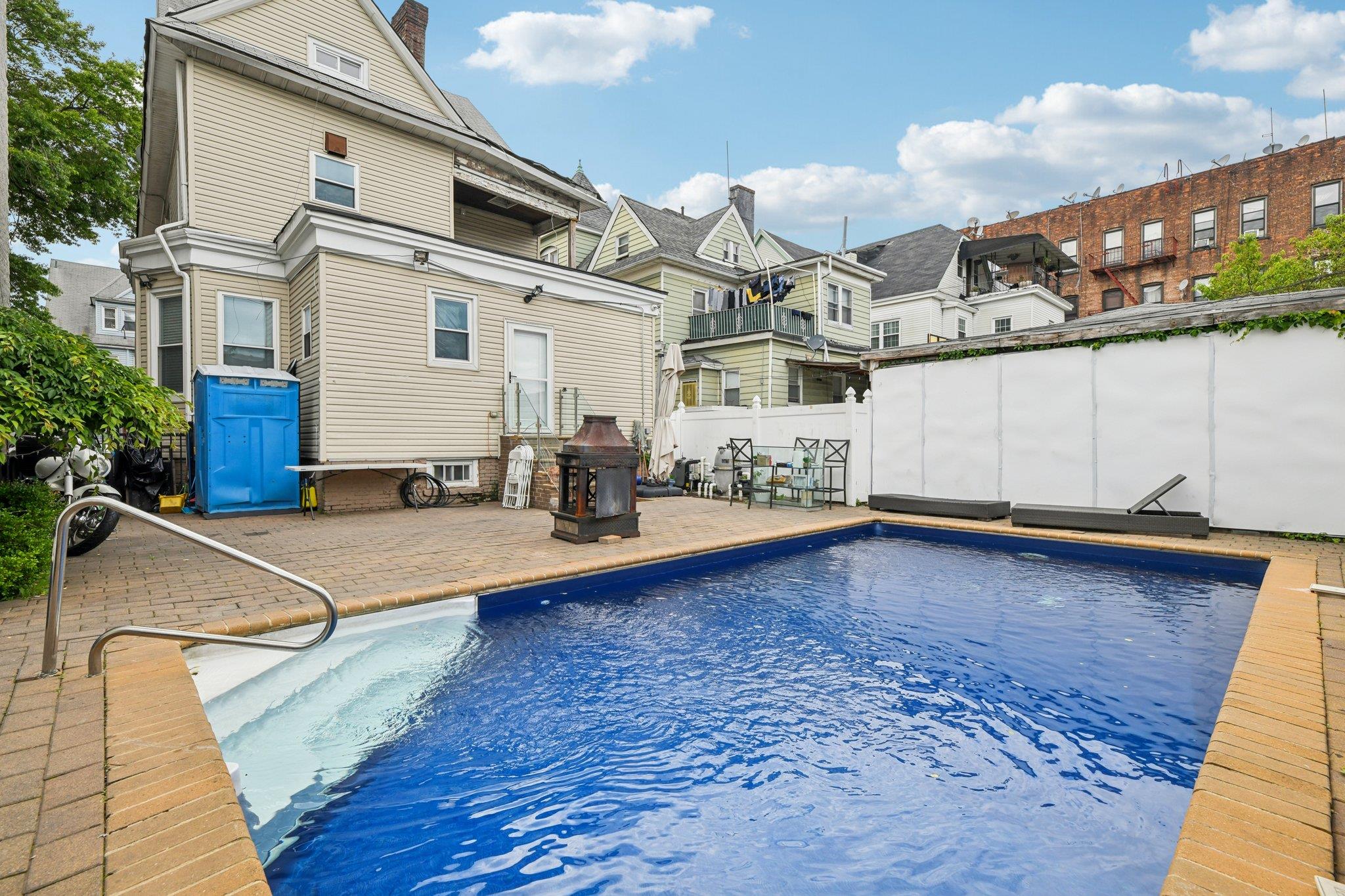 455 E 26th Street