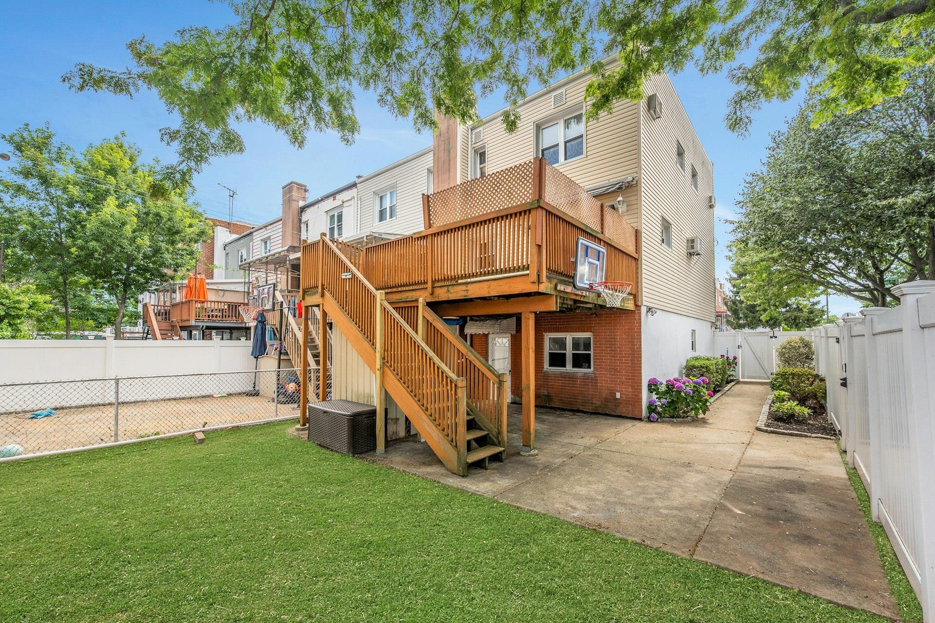 1138 Vincent Avenue
