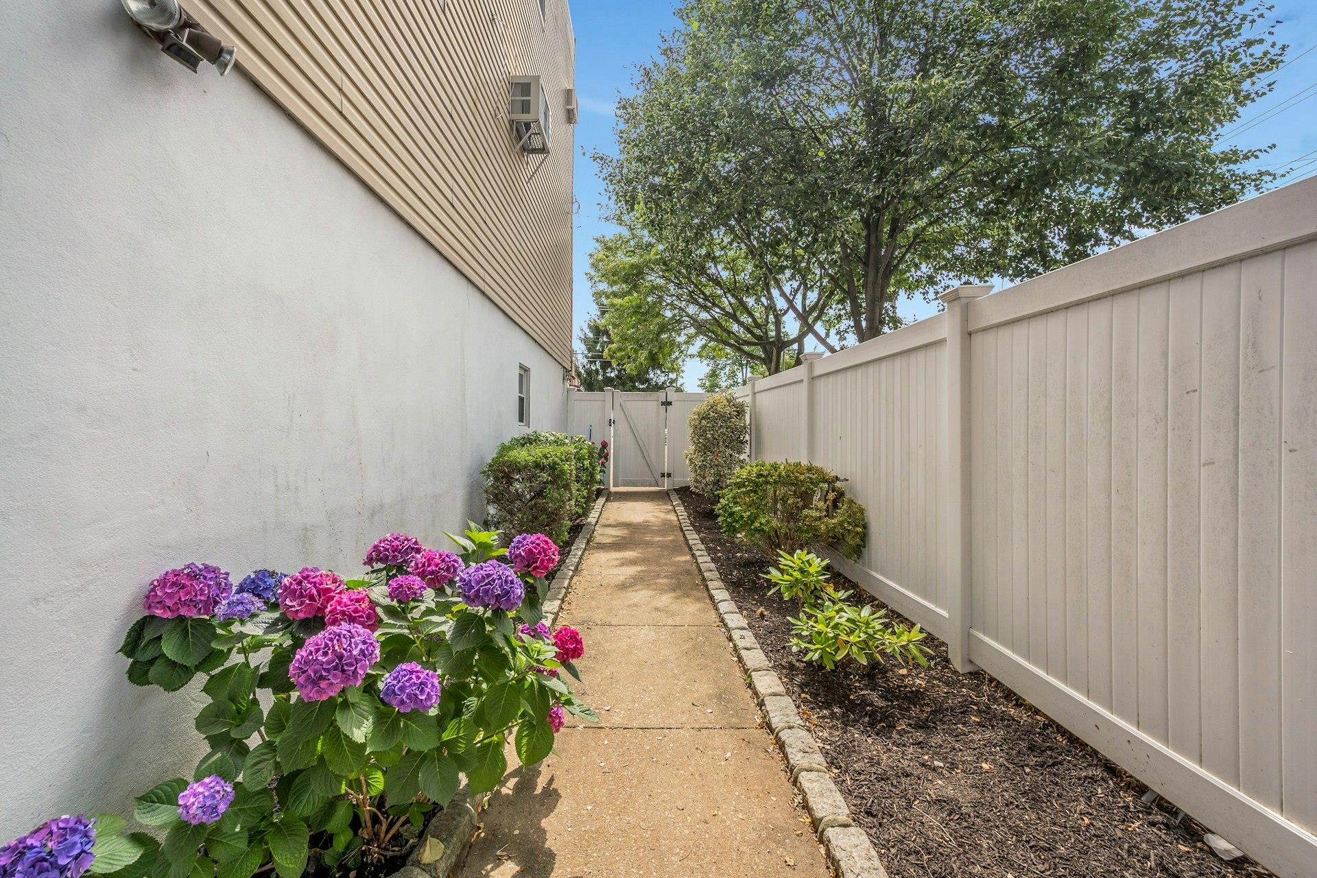 1138 Vincent Avenue
