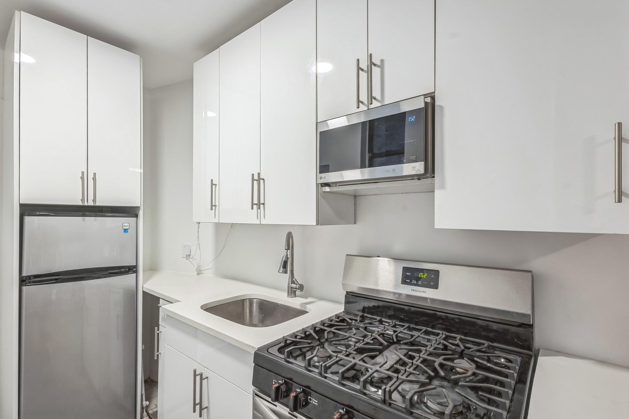 246 E 90th Street Unit: 3C