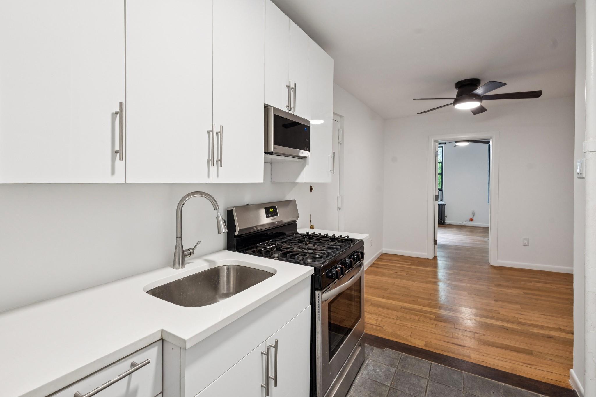 246 E 90th Street Unit: 3C