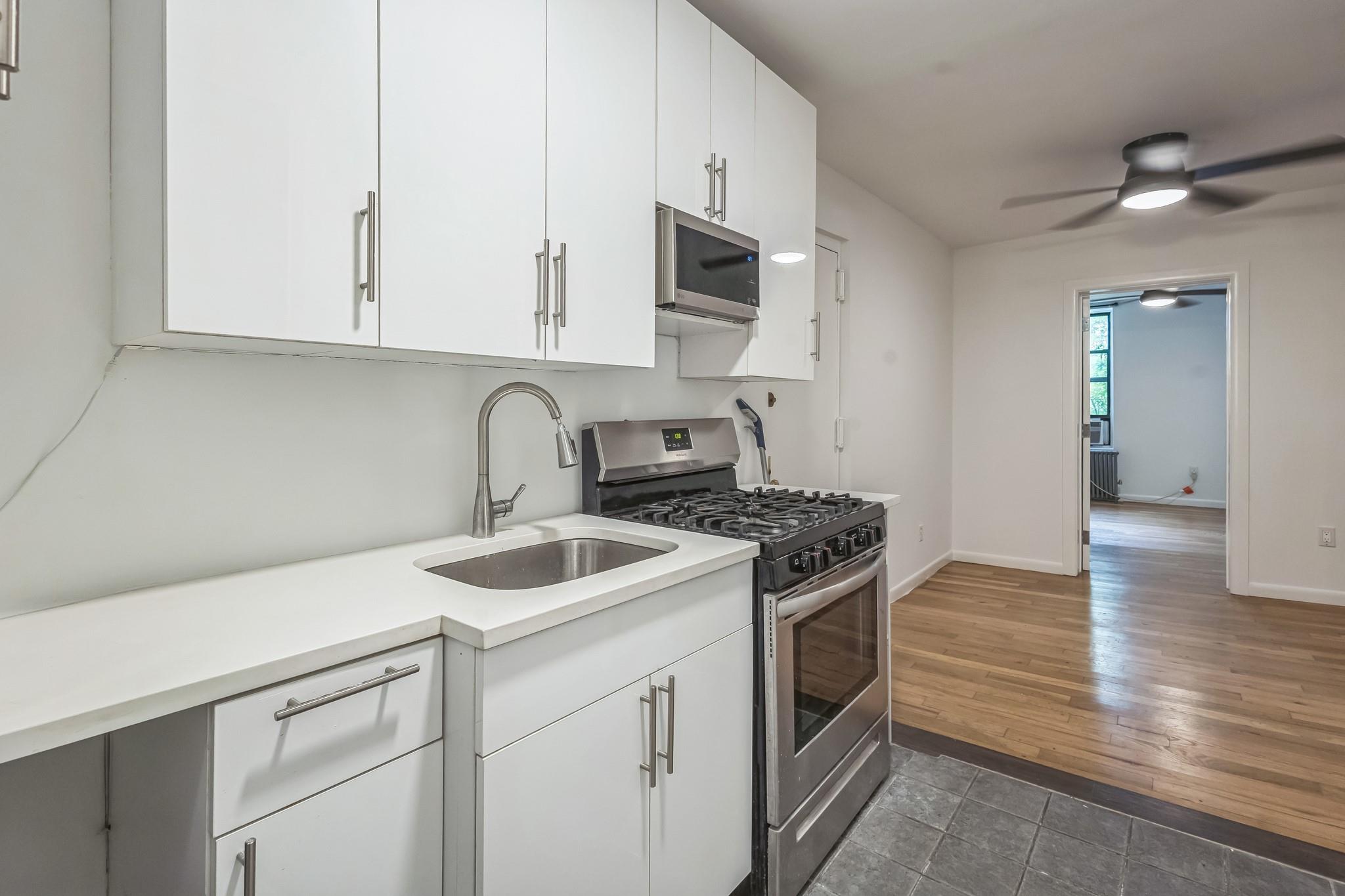 246 E 90th Street Unit: 3C