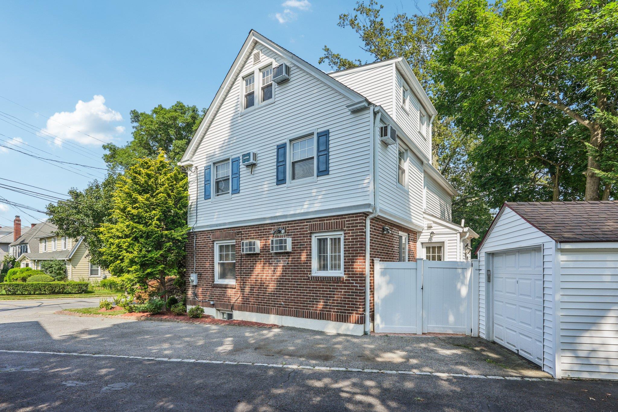 3 Bryant Avenue