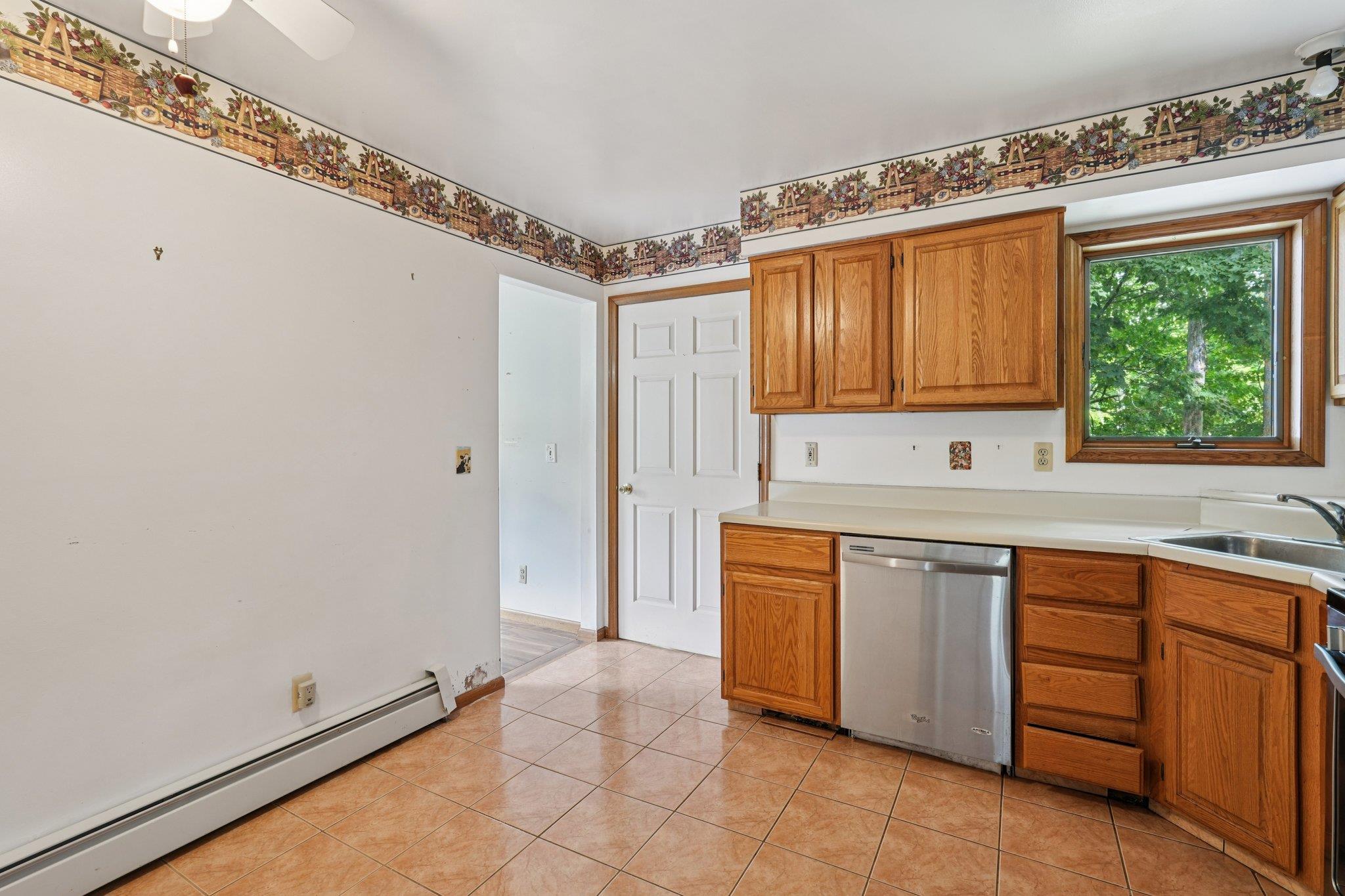 28 Old Craigville Road