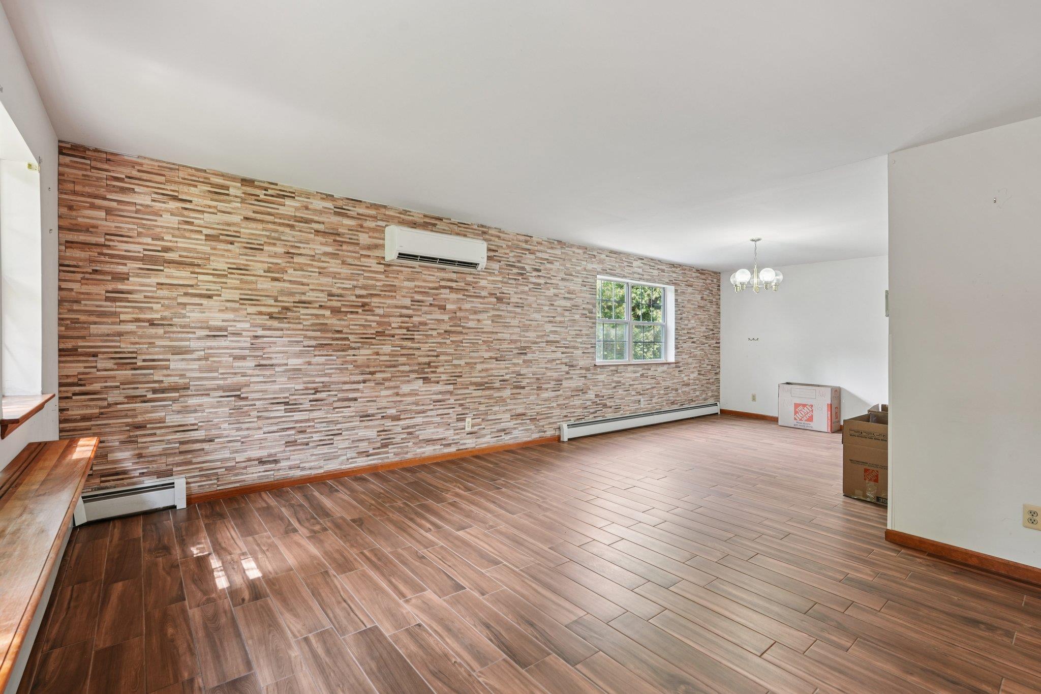 28 Old Craigville Road