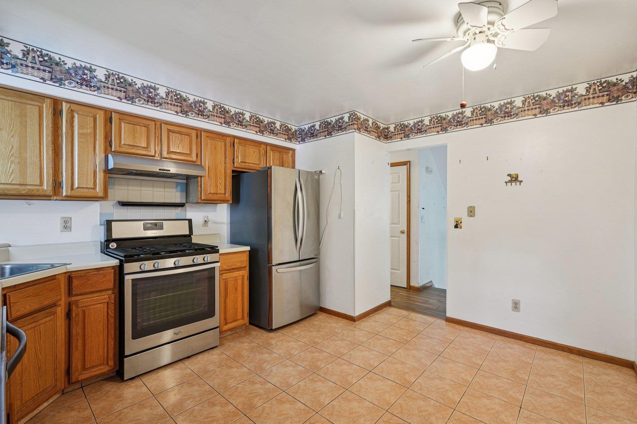 28 Old Craigville Road