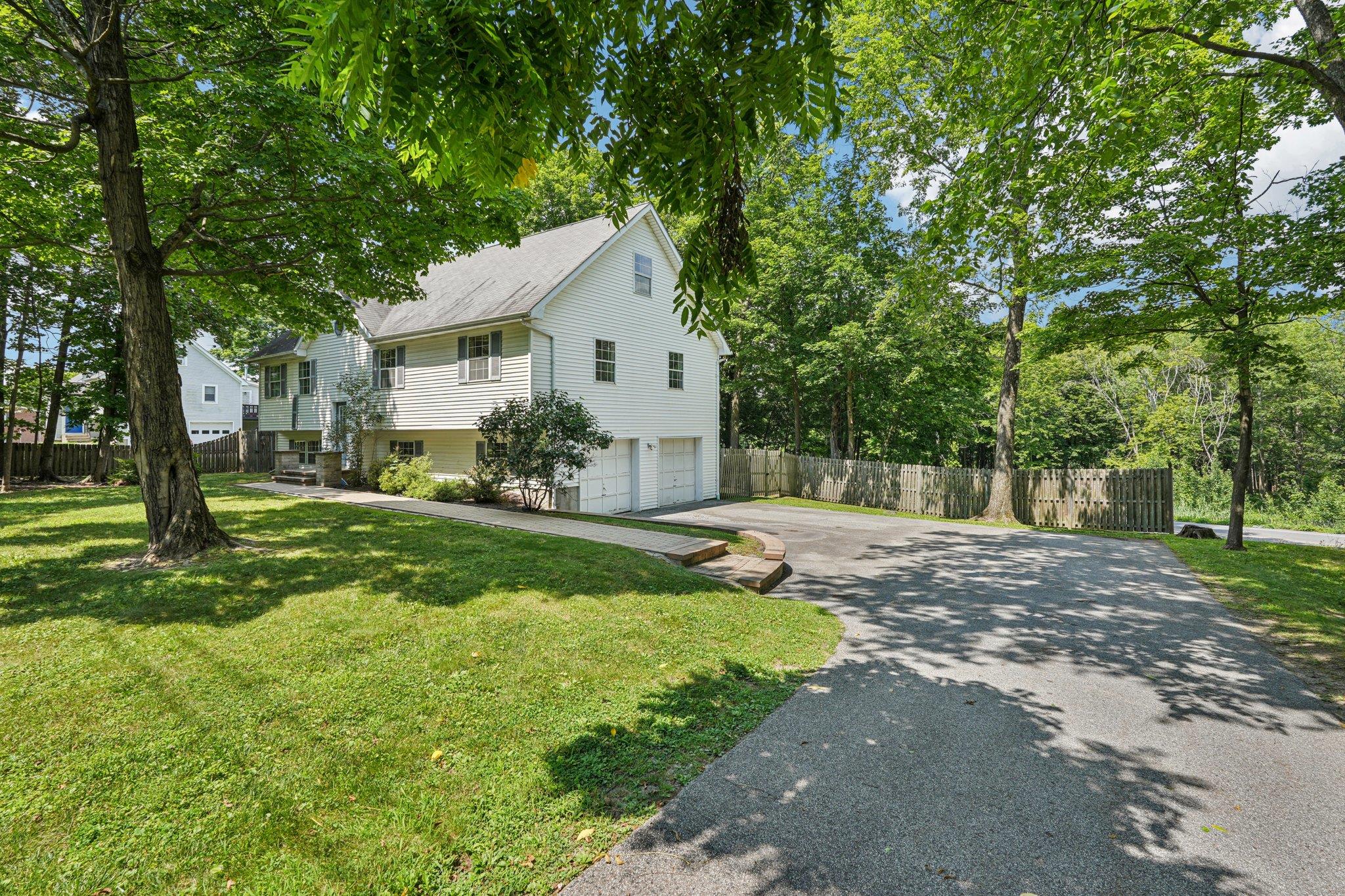 28 Old Craigville Road