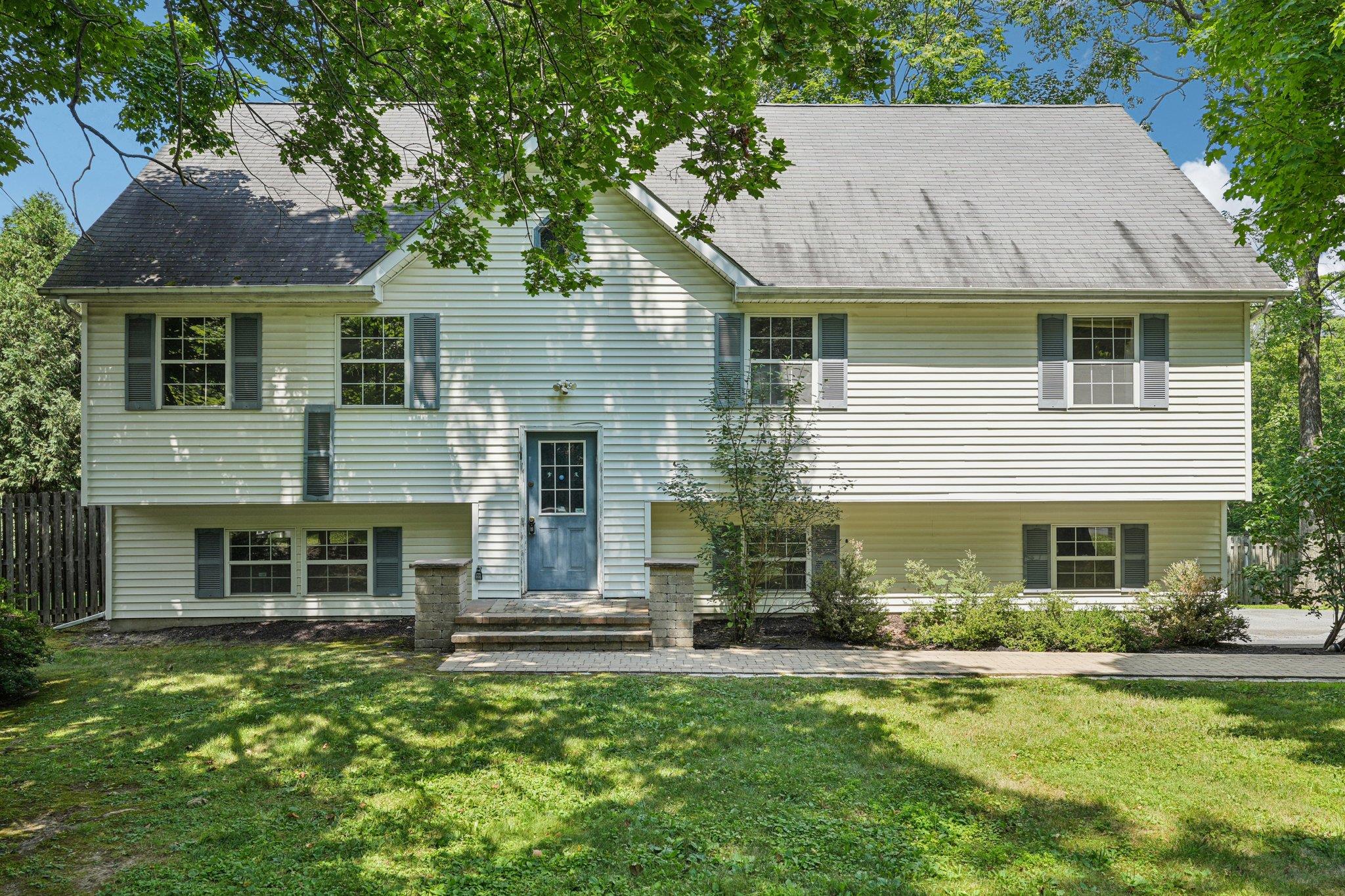 28 Old Craigville Road