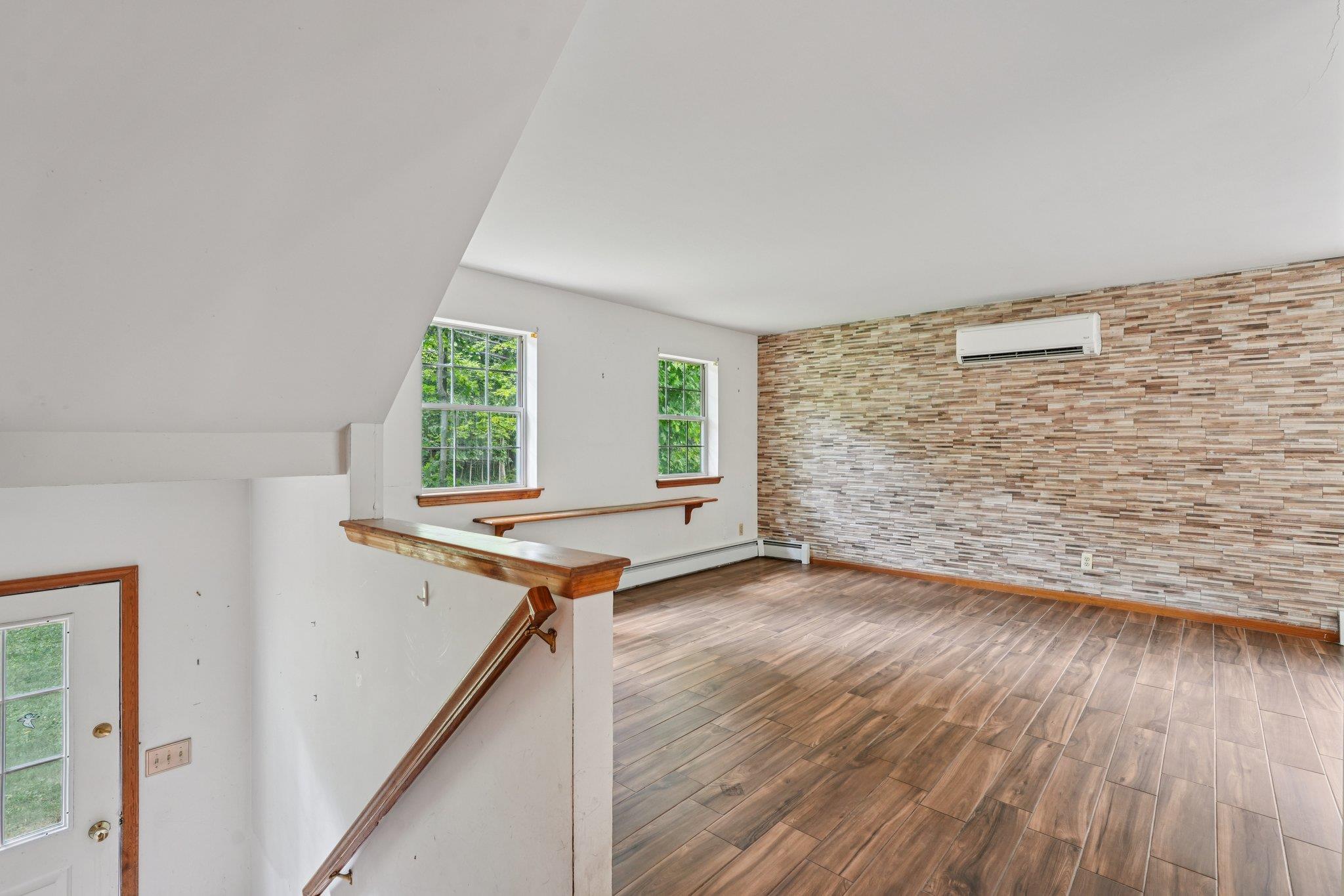 28 Old Craigville Road