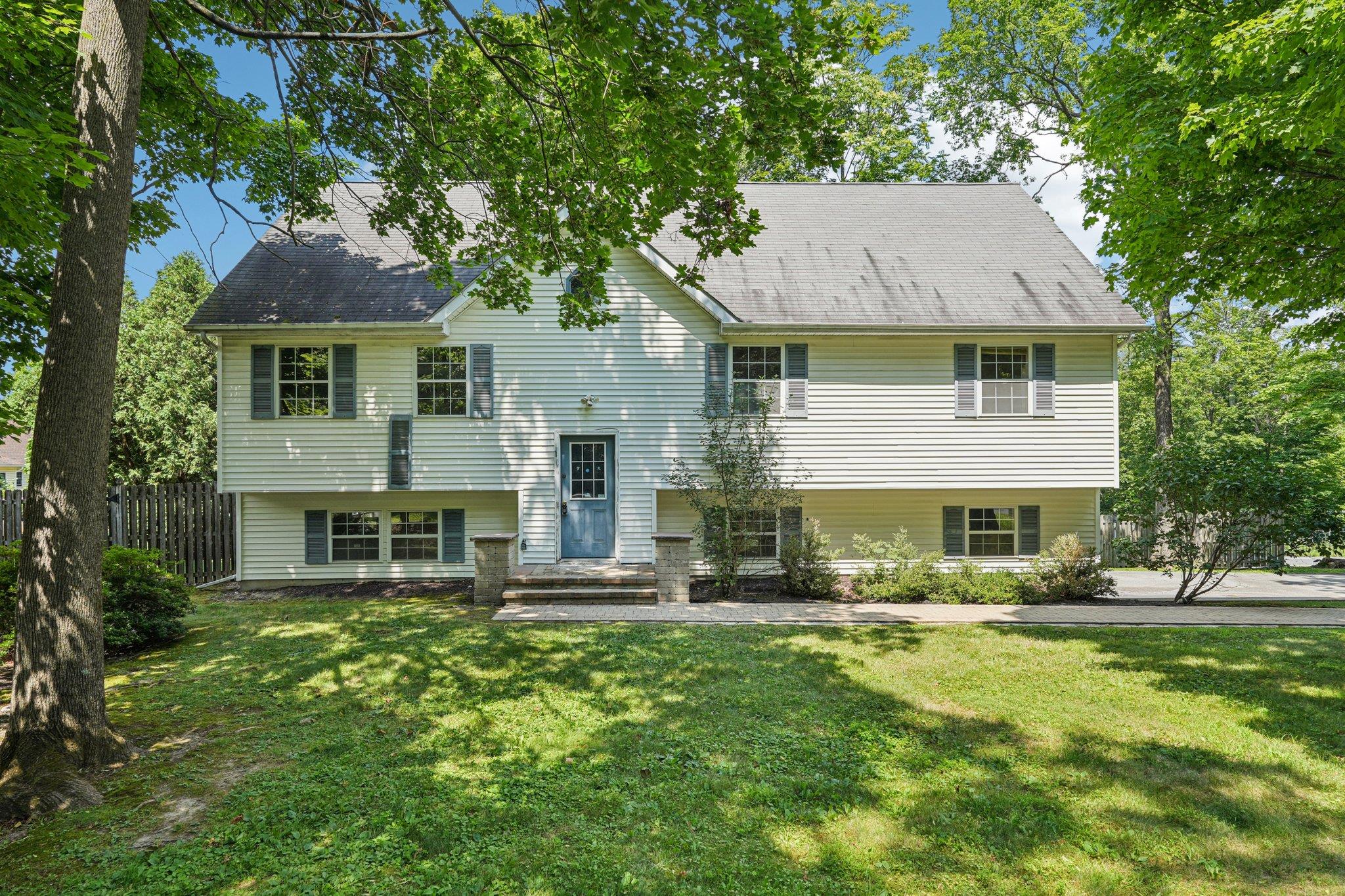 28 Old Craigville Road
