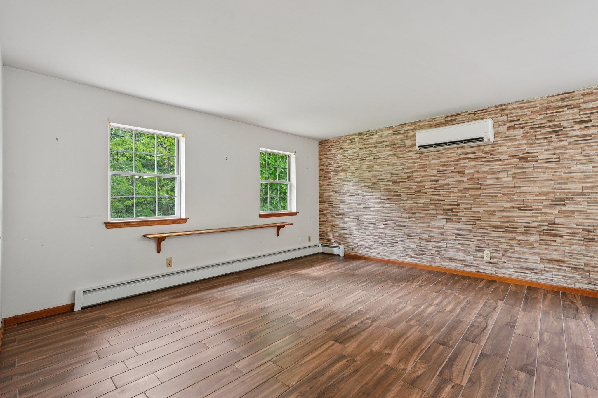 28 Old Craigville Road