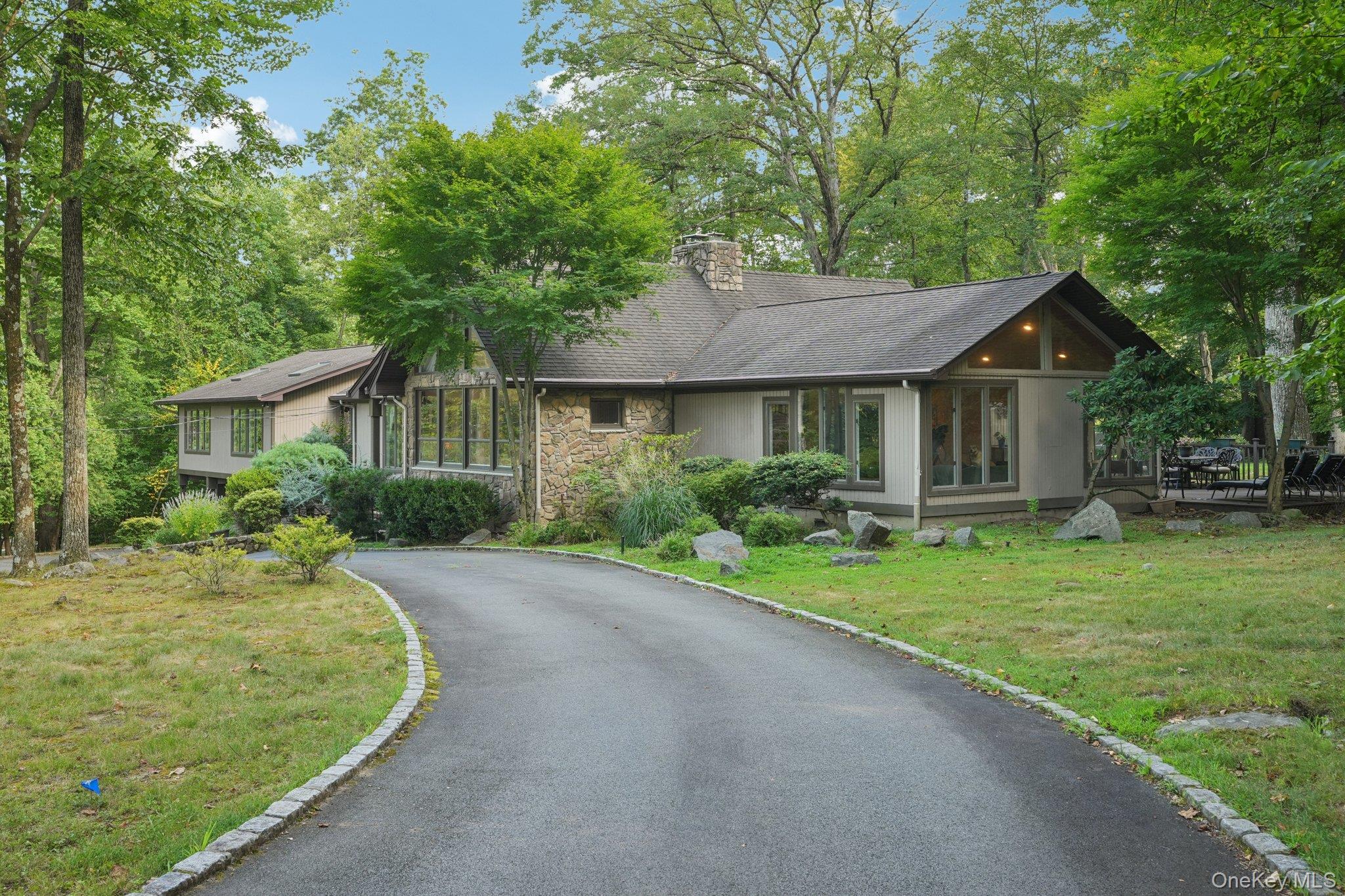11 Old Phillips Hill Road