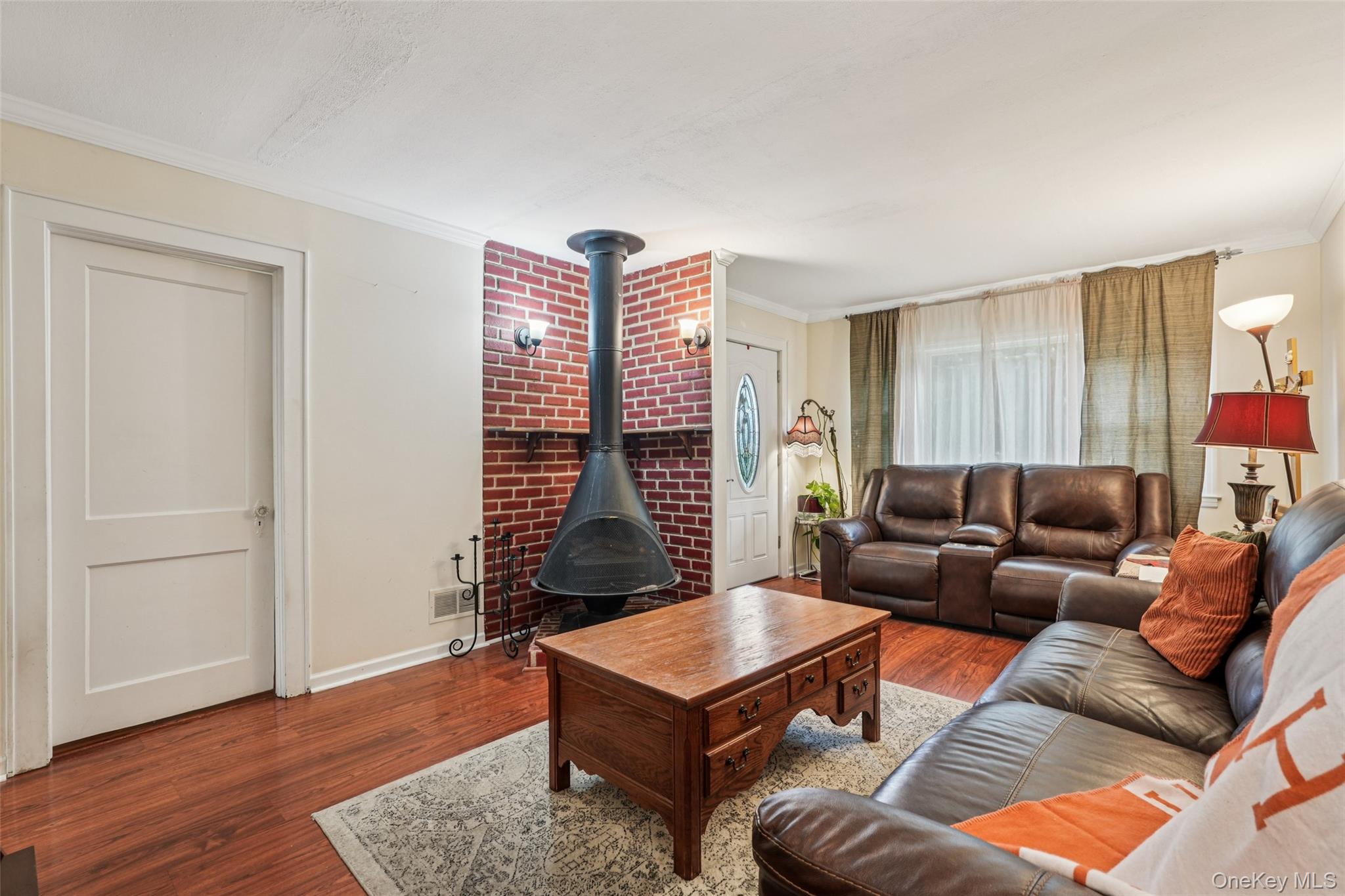 11 Hustis Road