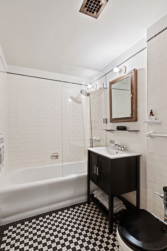 161 W 16th Street 16-E