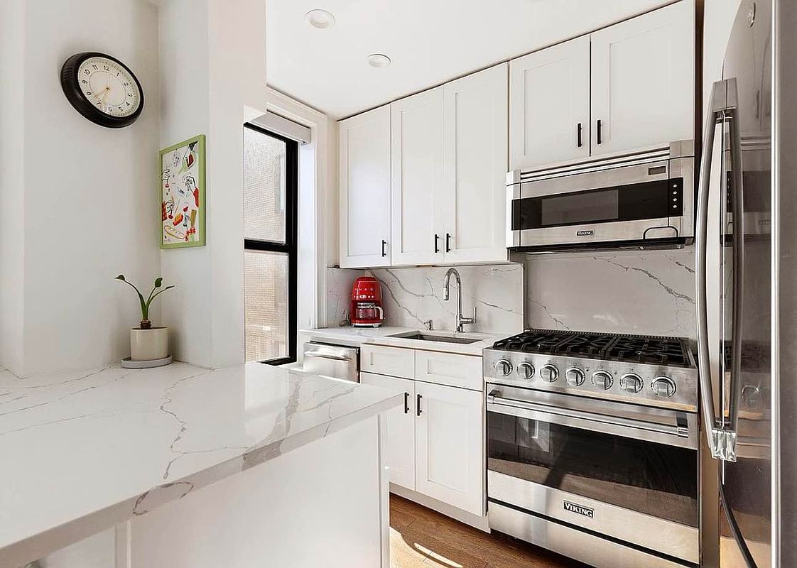 161 W 16th Street 10-J