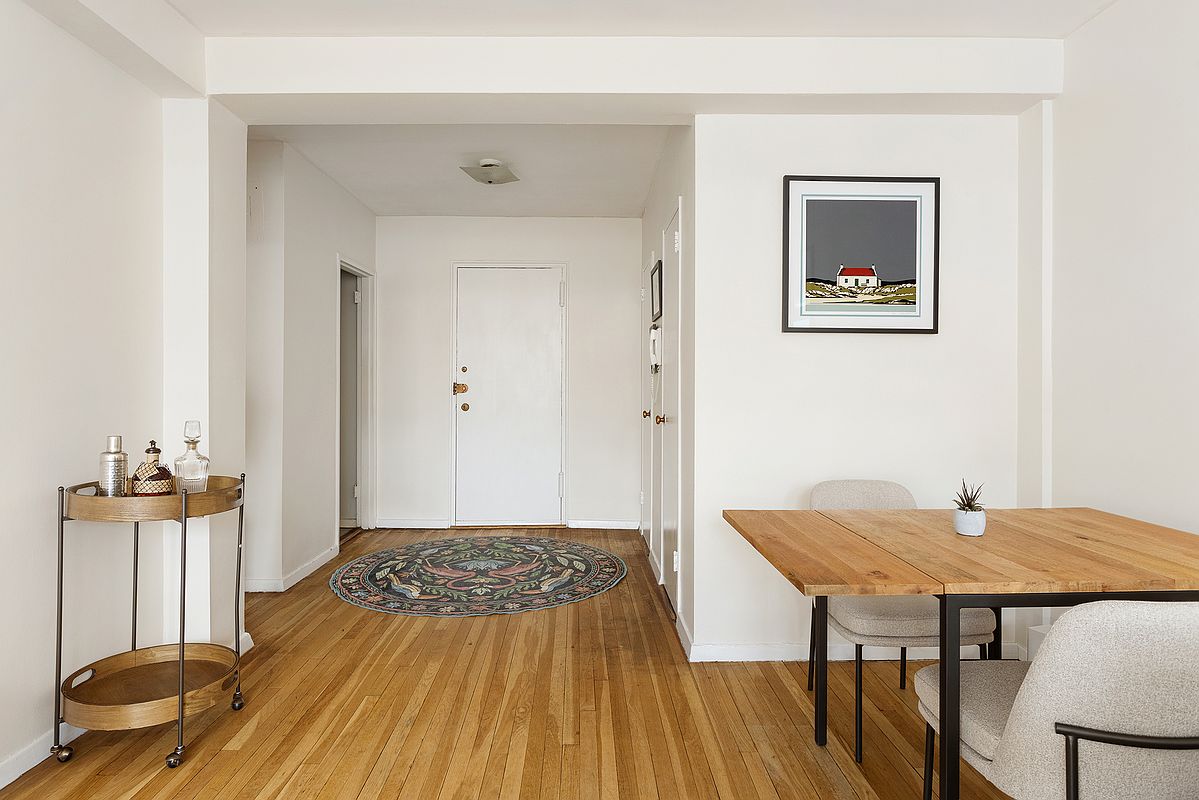 211 E 18th Street 4-P