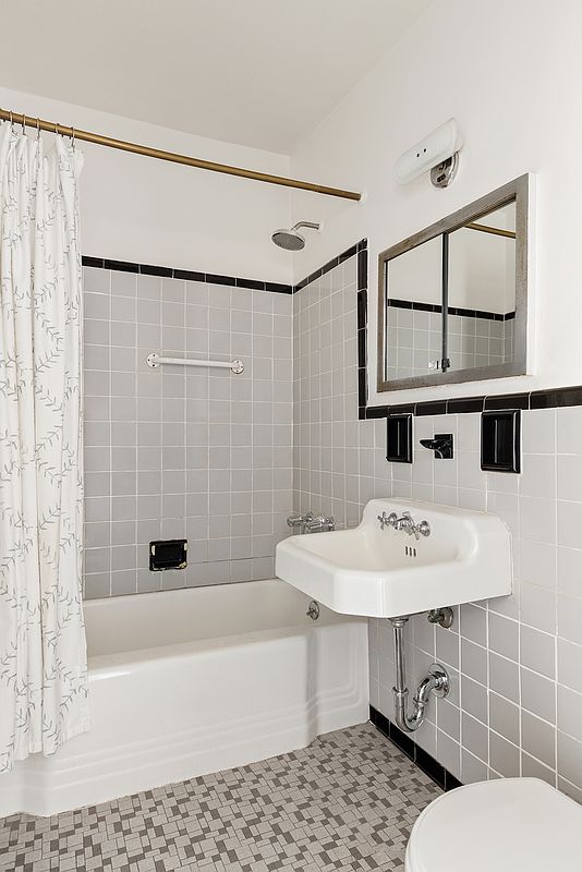 211 E 18th Street 4-P