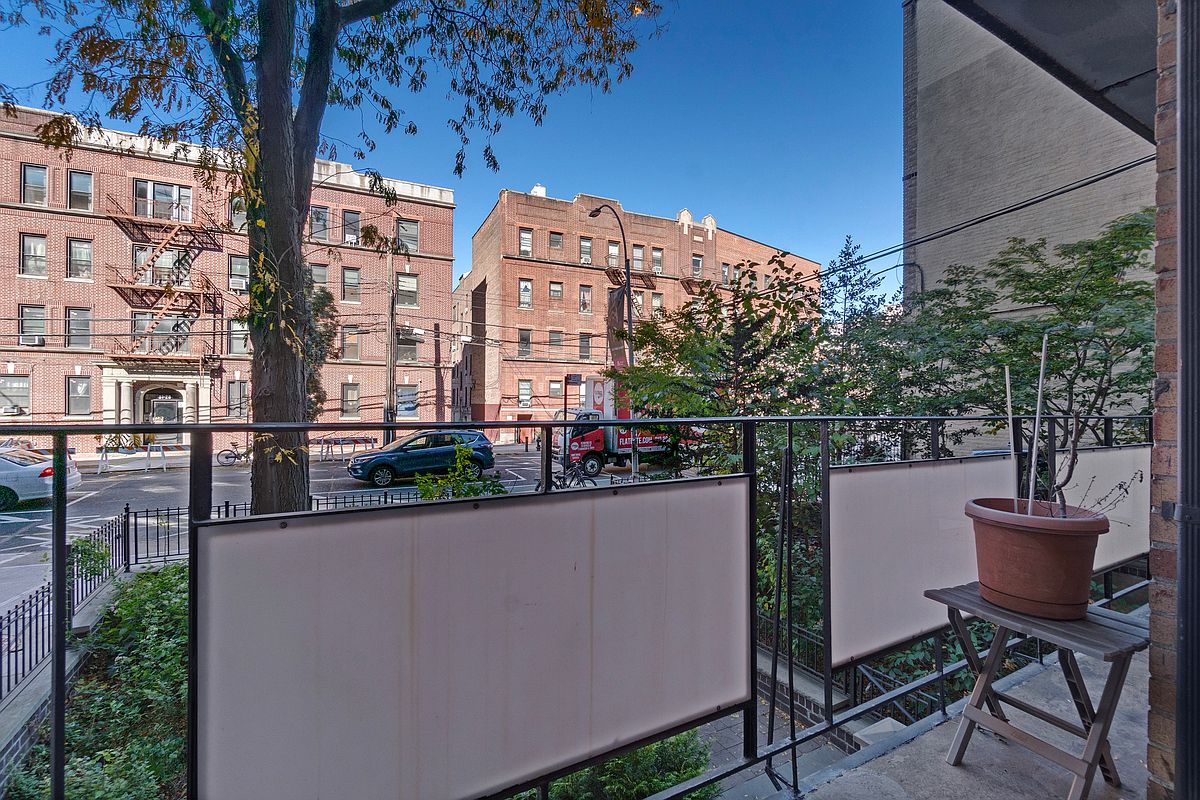 31-23 Crescent Street 1-D
