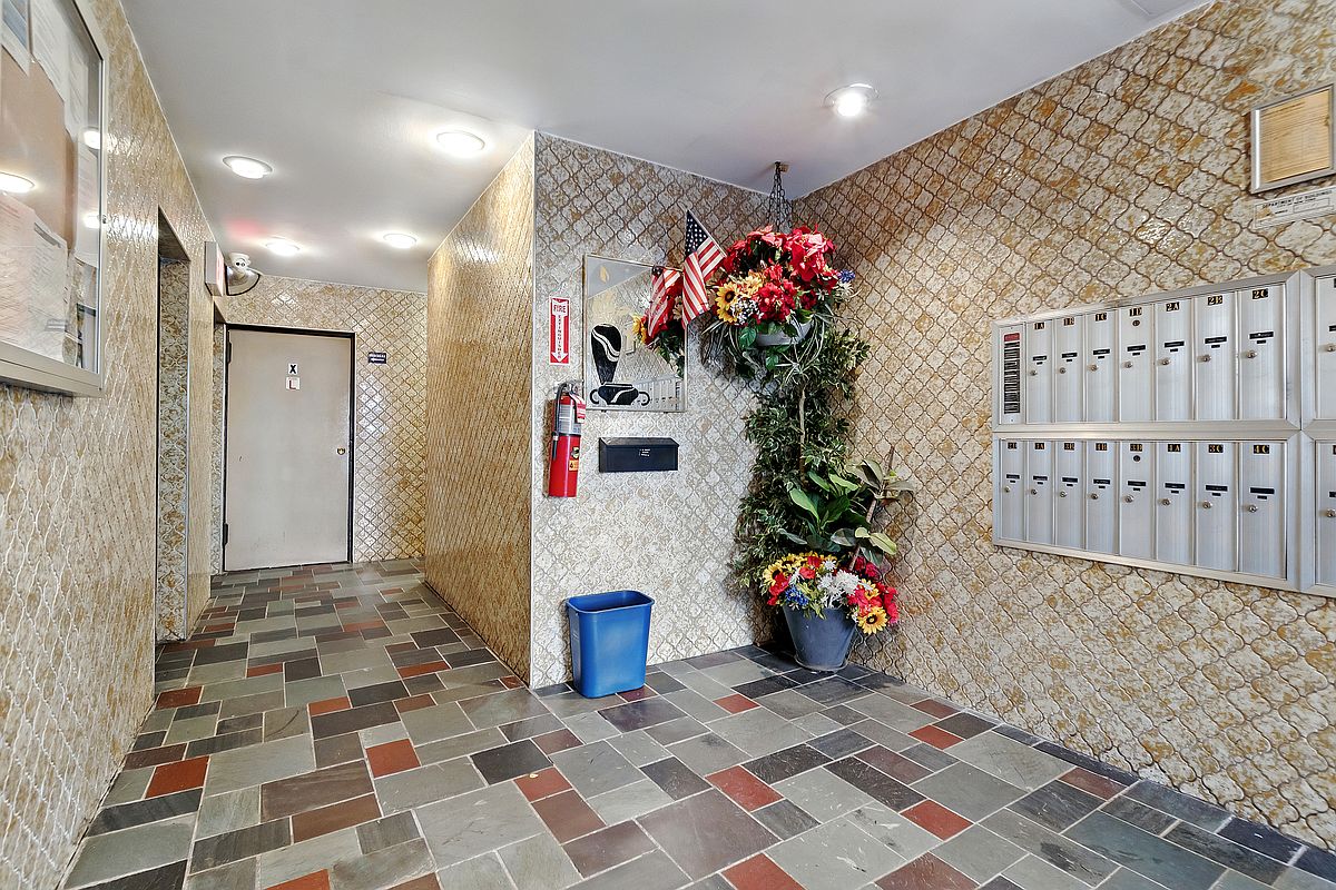 31-23 Crescent Street 1-D