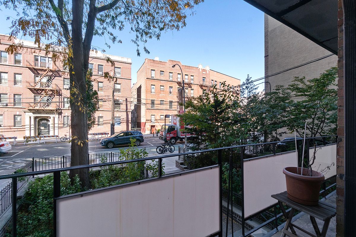 31-23 Crescent Street 1-D
