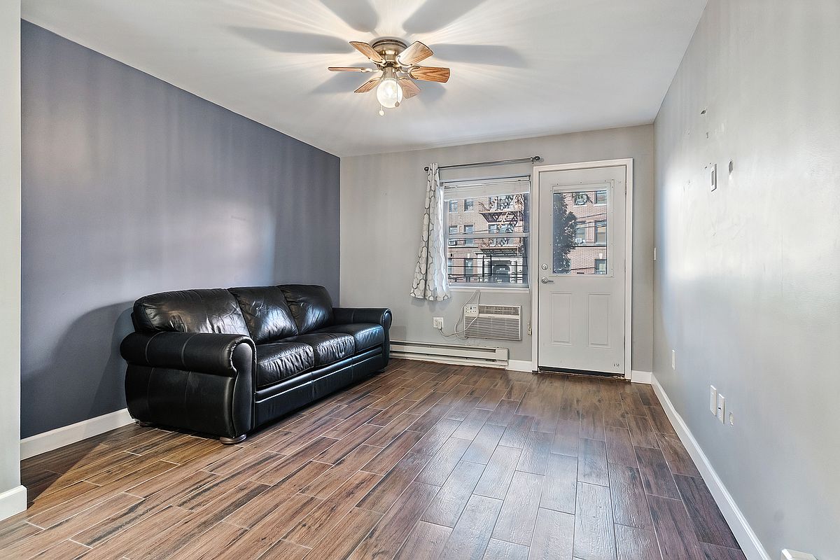 31-23 Crescent Street 1-D