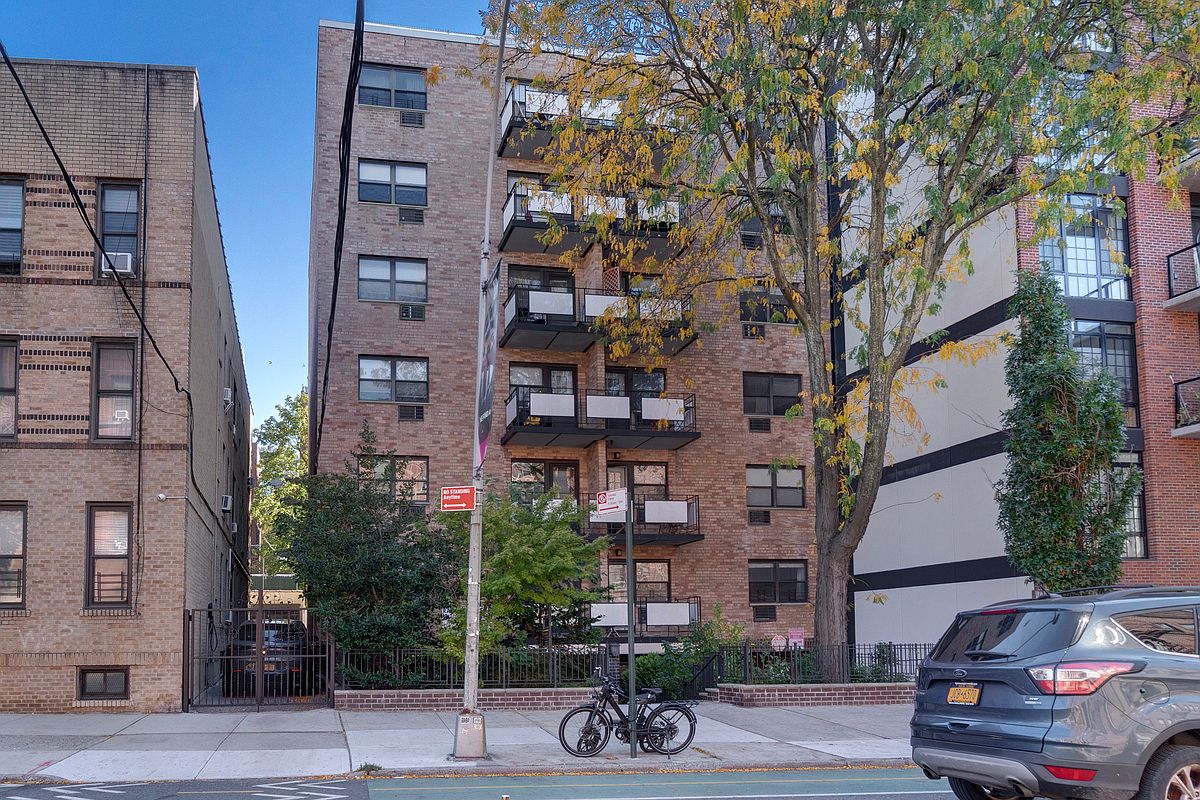 31-23 Crescent Street 1-D