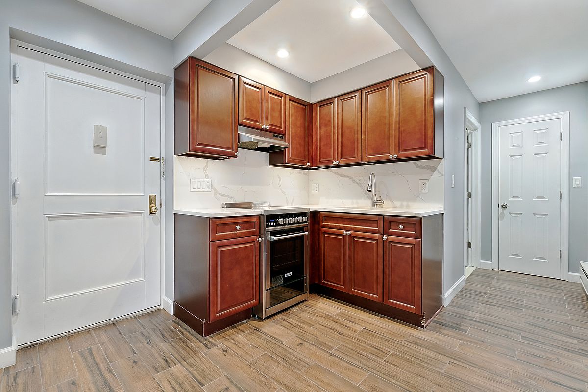31-23 Crescent Street 1-D