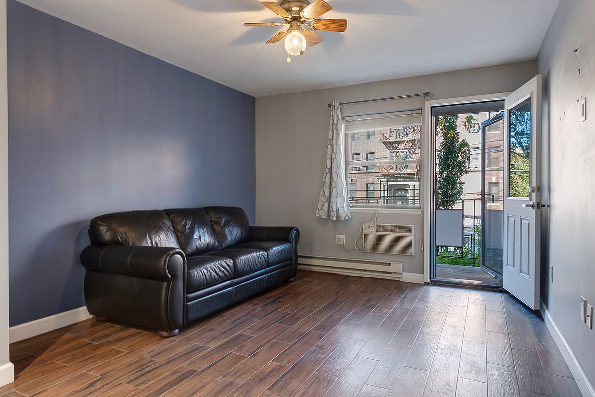 31-23 Crescent Street 1-D