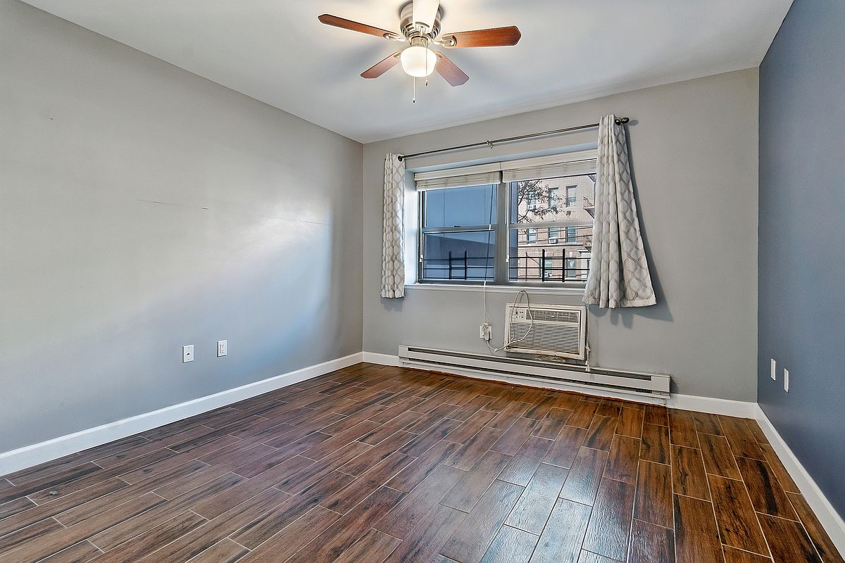 31-23 Crescent Street 1-D