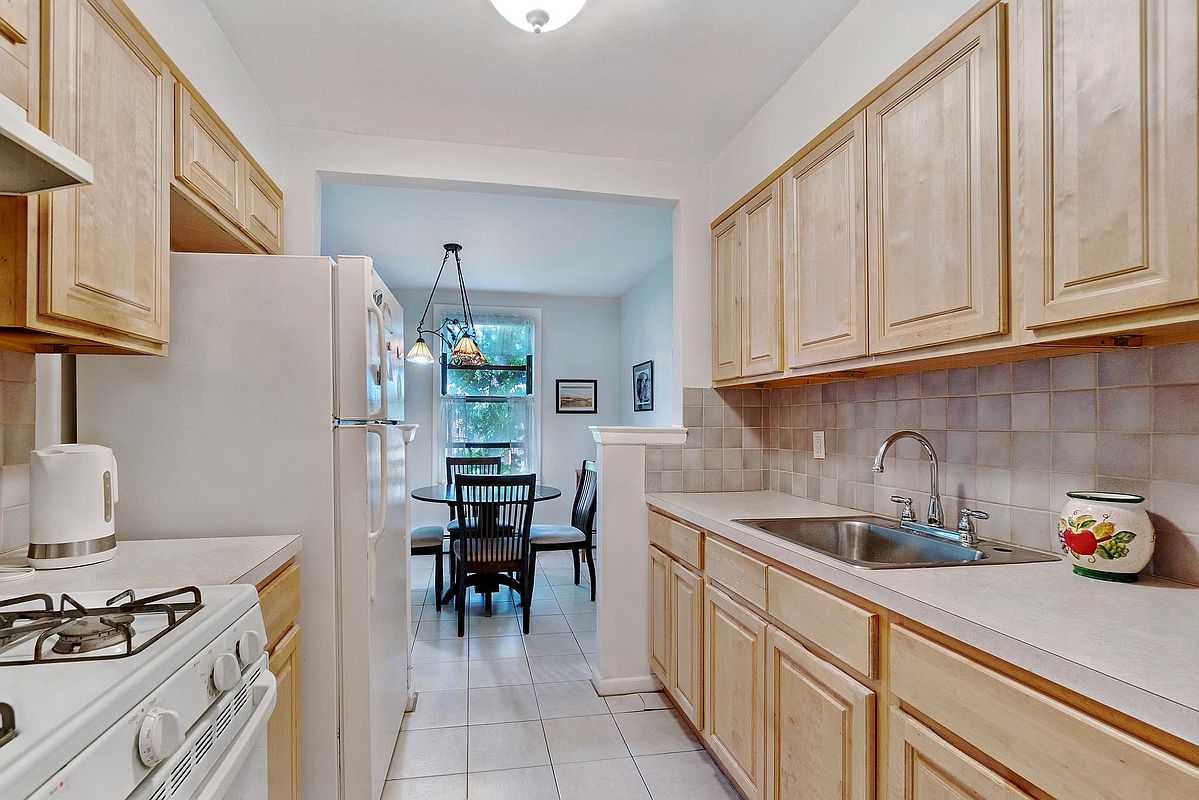 1130 Stadium Avenue 4-E
