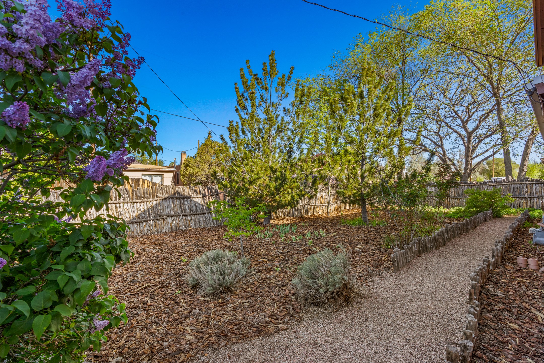 701 W Manhattan Avenue