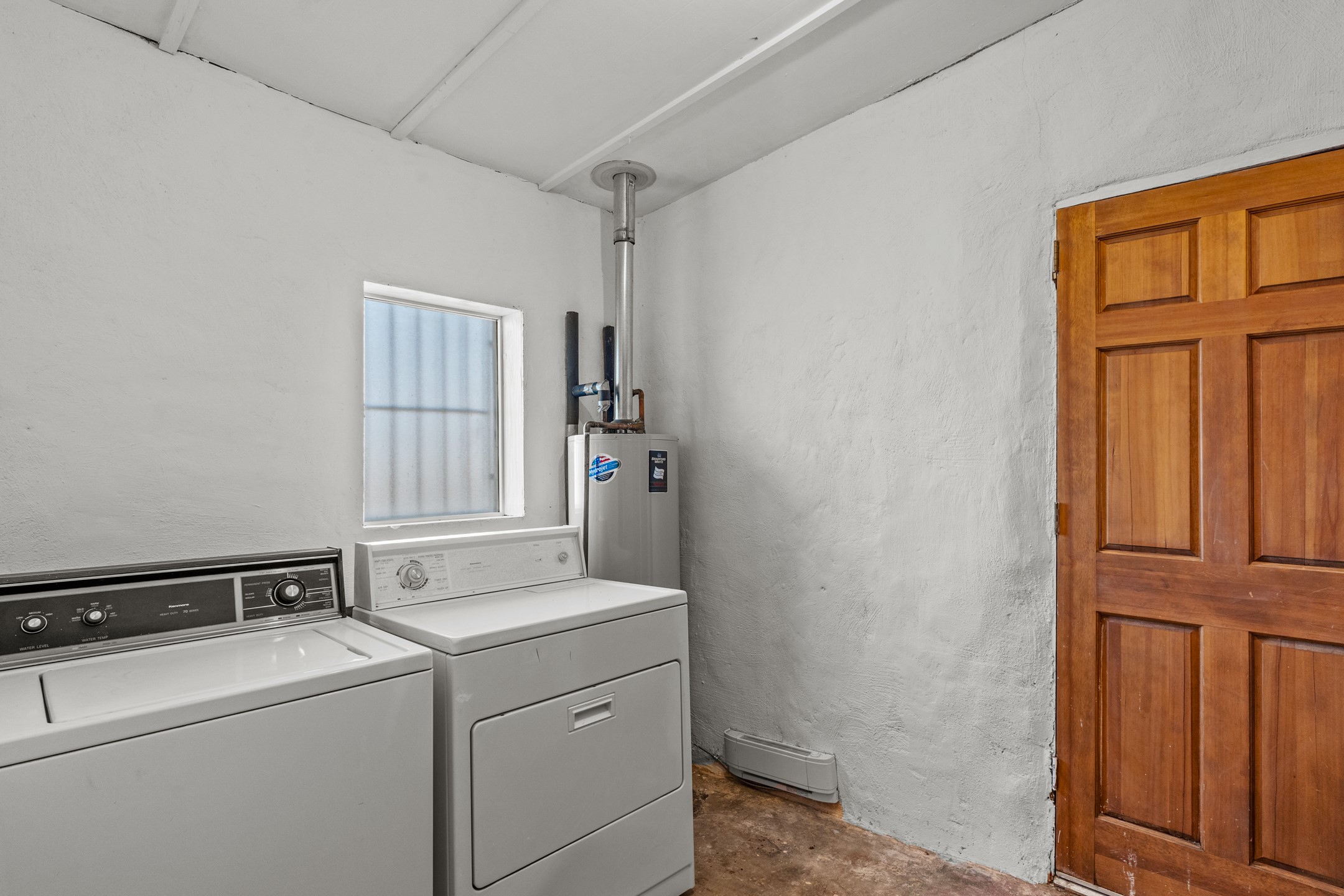 701 W Manhattan Avenue