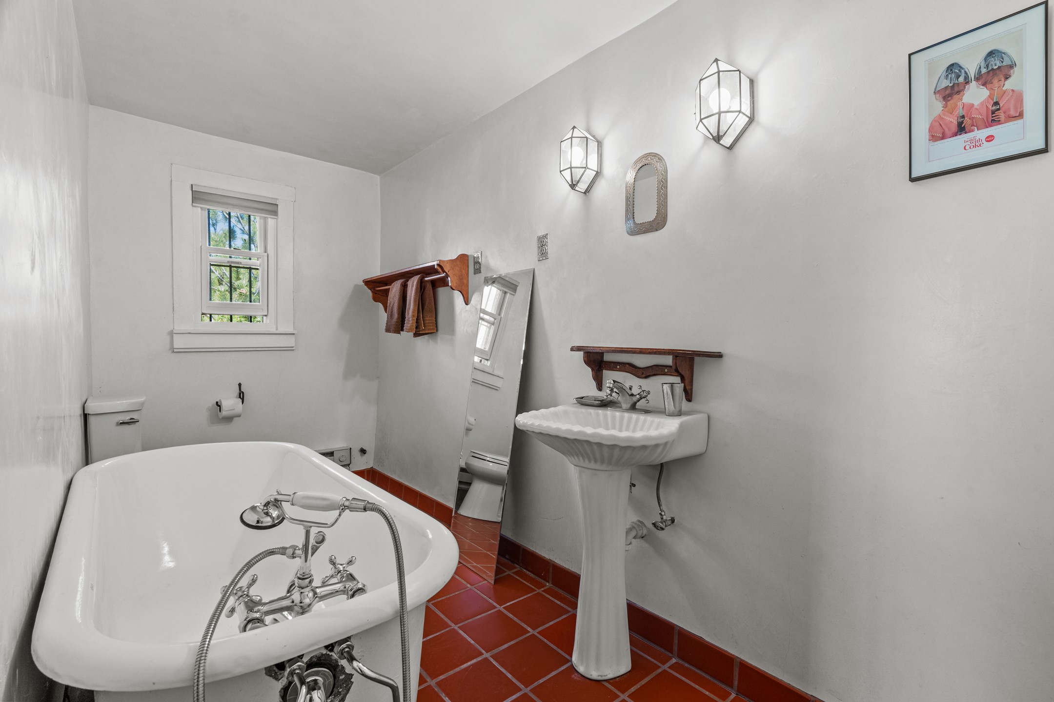 701 W Manhattan Avenue