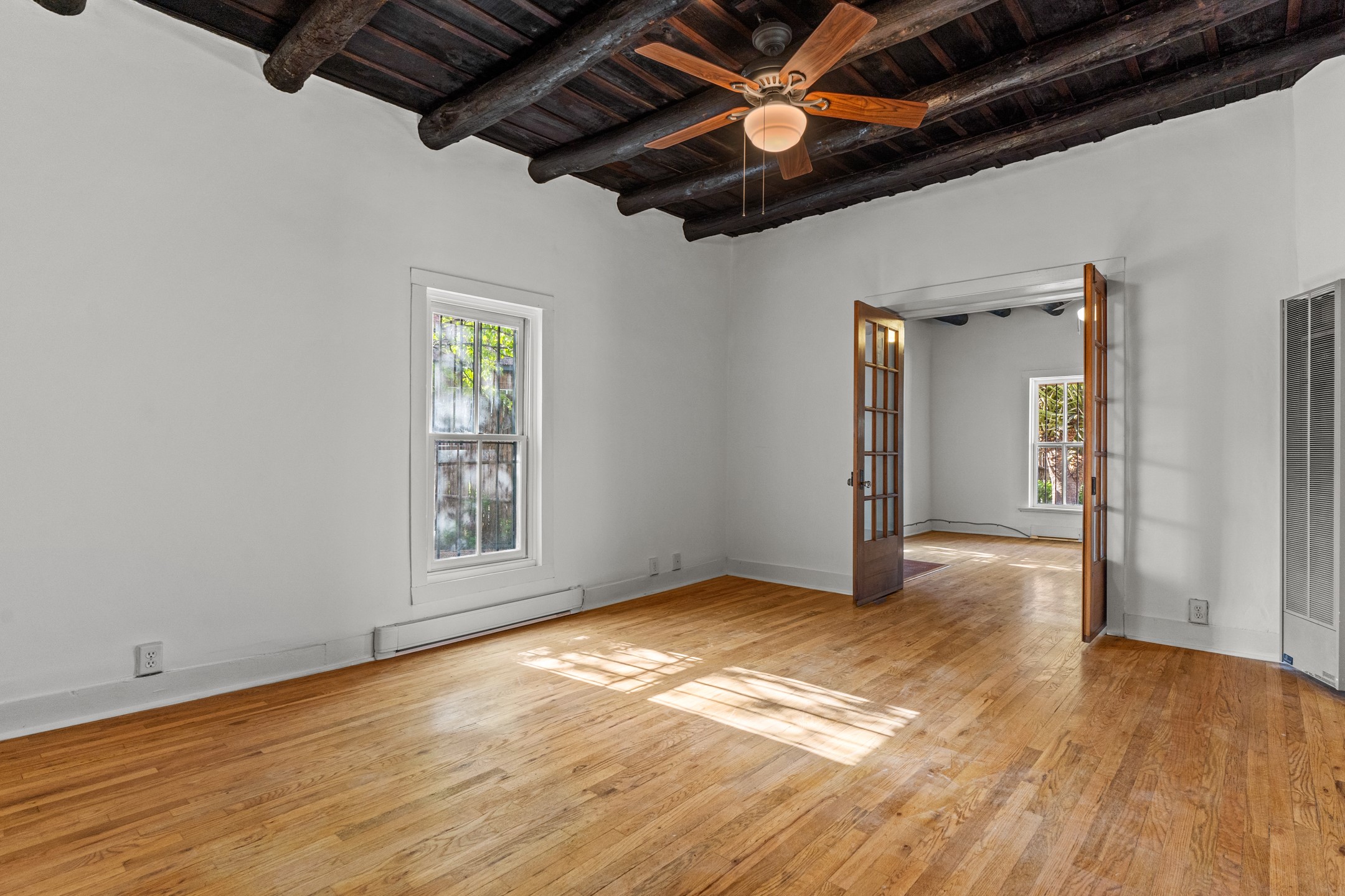 701 W Manhattan Avenue