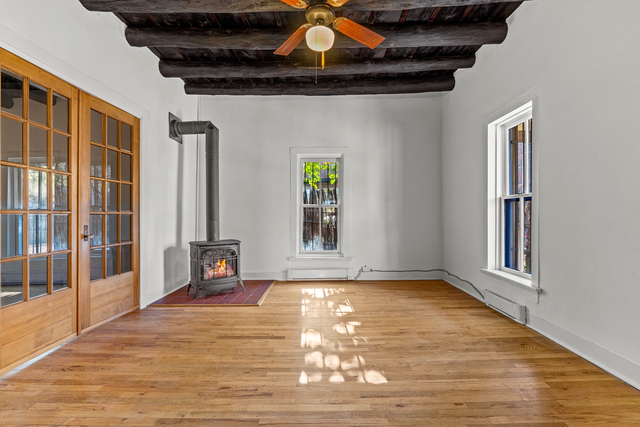 701 W Manhattan Avenue