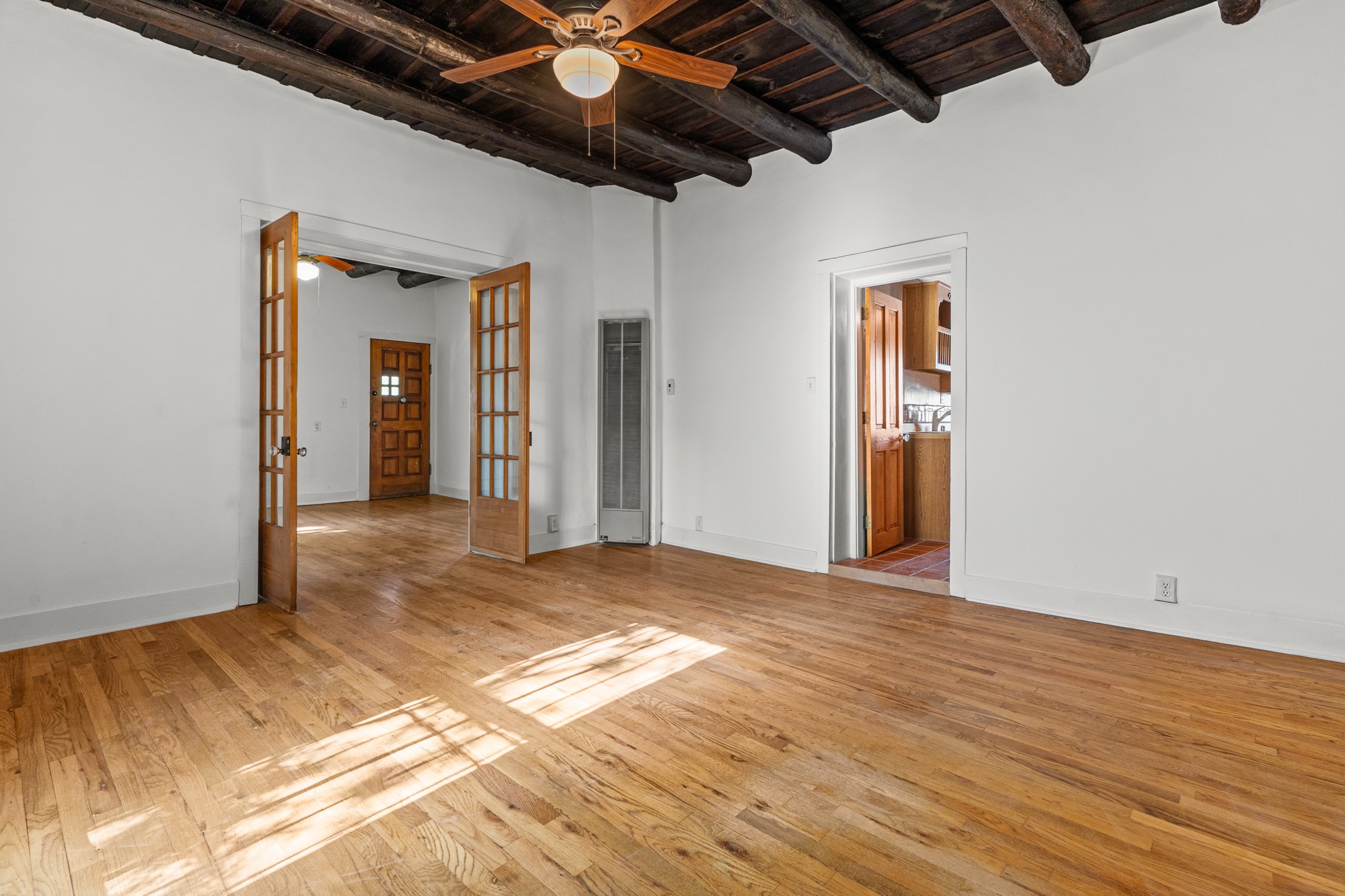 701 W Manhattan Avenue