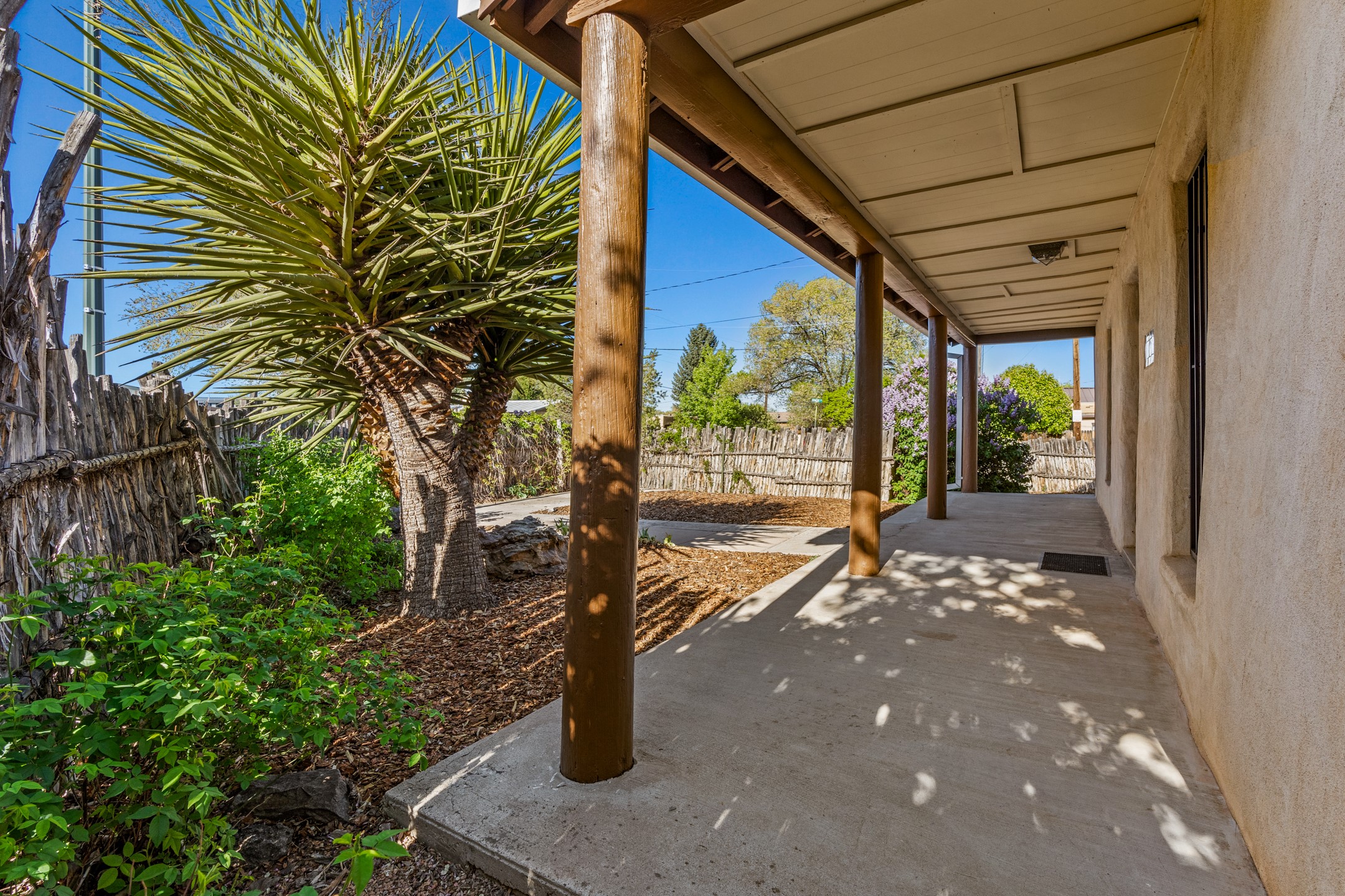 701 W Manhattan Avenue