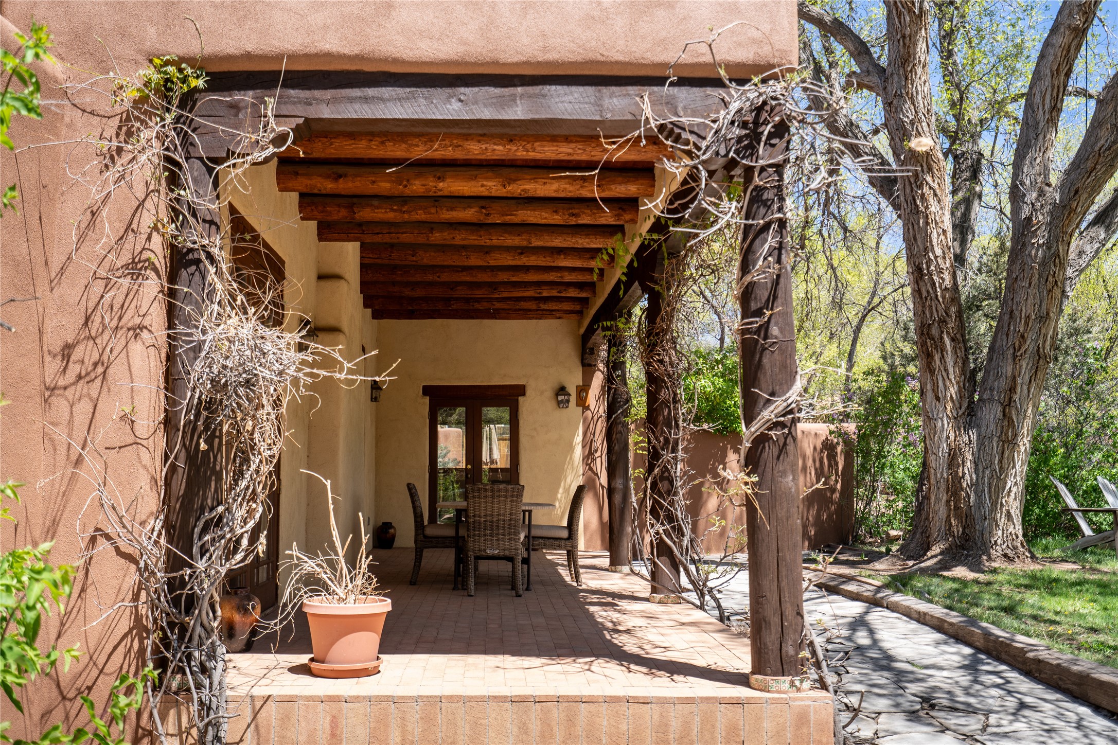 1101 Don Gaspar Avenue