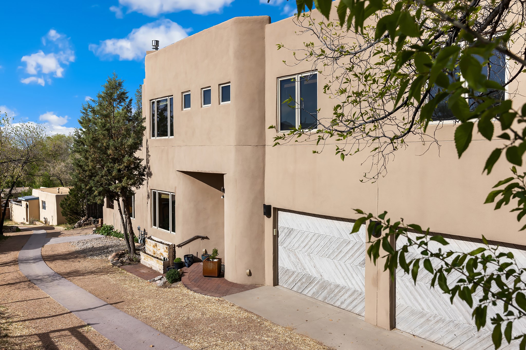 231 1/2 Rosario Boulevard